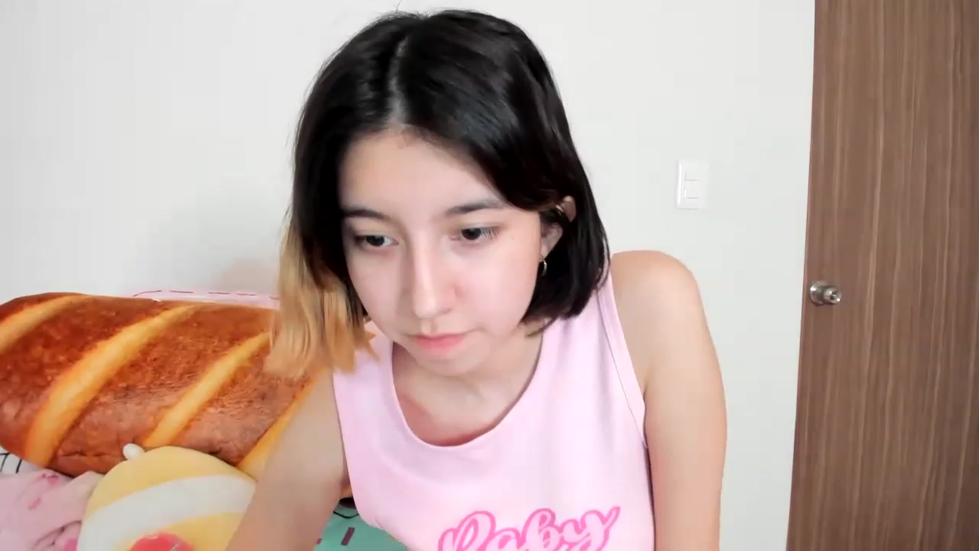 Gallery image thumbnail from Cherrycute666's myfreecams stream on, 02/11/2023, 12:36 image 7 of 20