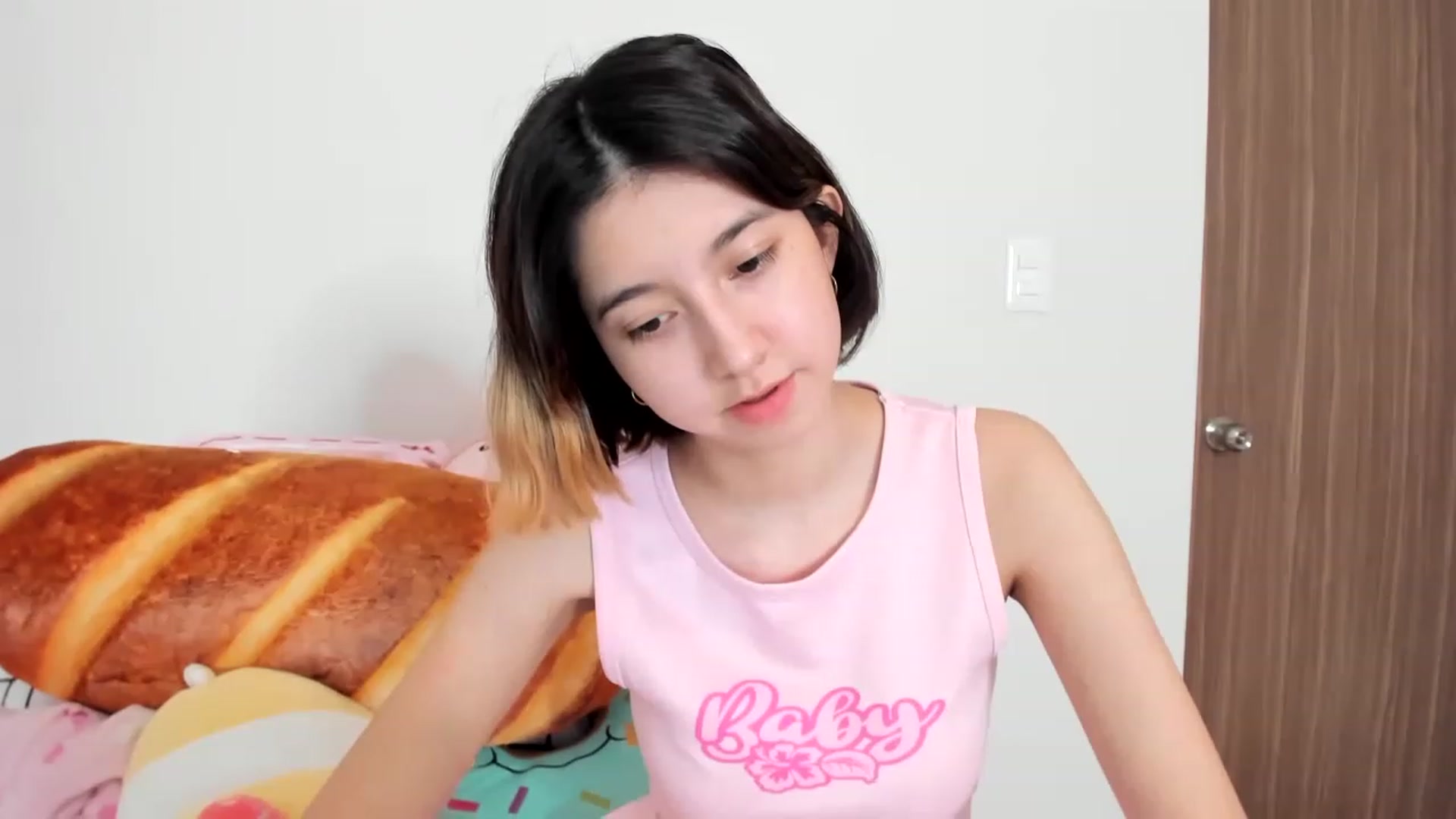Gallery image thumbnail from Cherrycute666's myfreecams stream on, 02/11/2023, 12:36 image 6 of 20