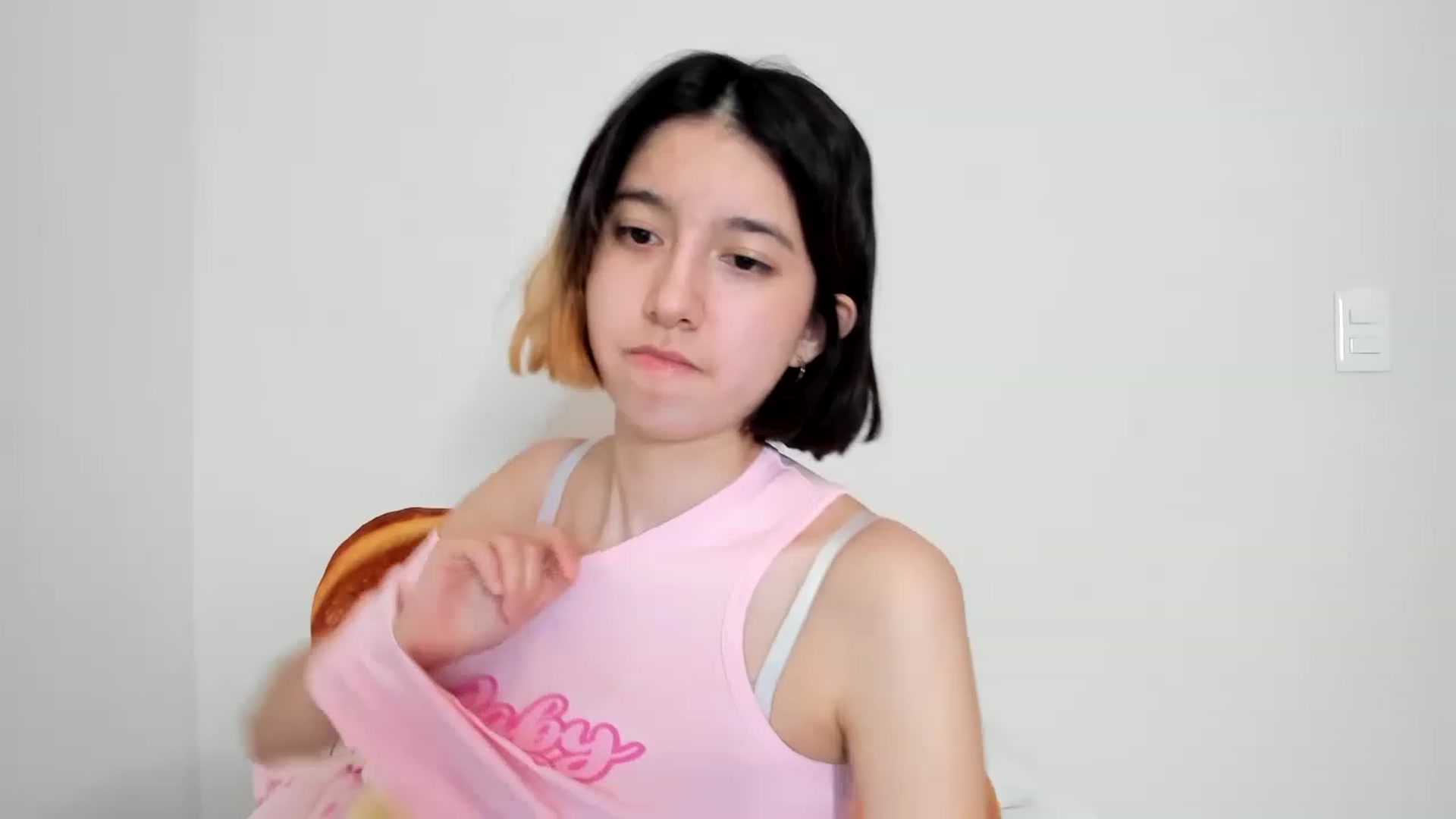 Gallery image thumbnail from Cherrycute666's myfreecams stream on, 02/11/2023, 13:06 image 5 of 20