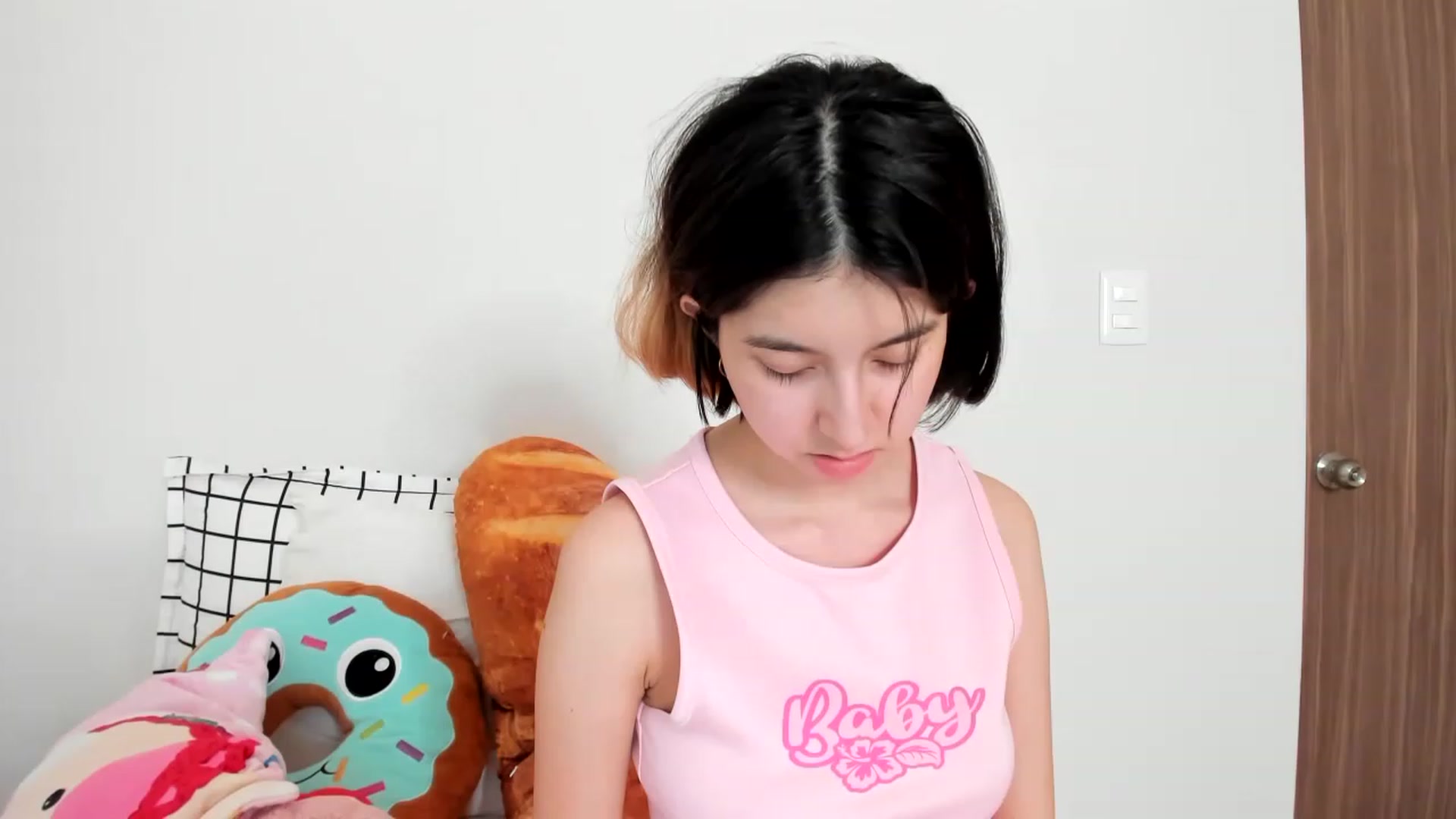 Gallery image thumbnail from Cherrycute666's myfreecams stream on, 02/11/2023, 18:17 image 19 of 20