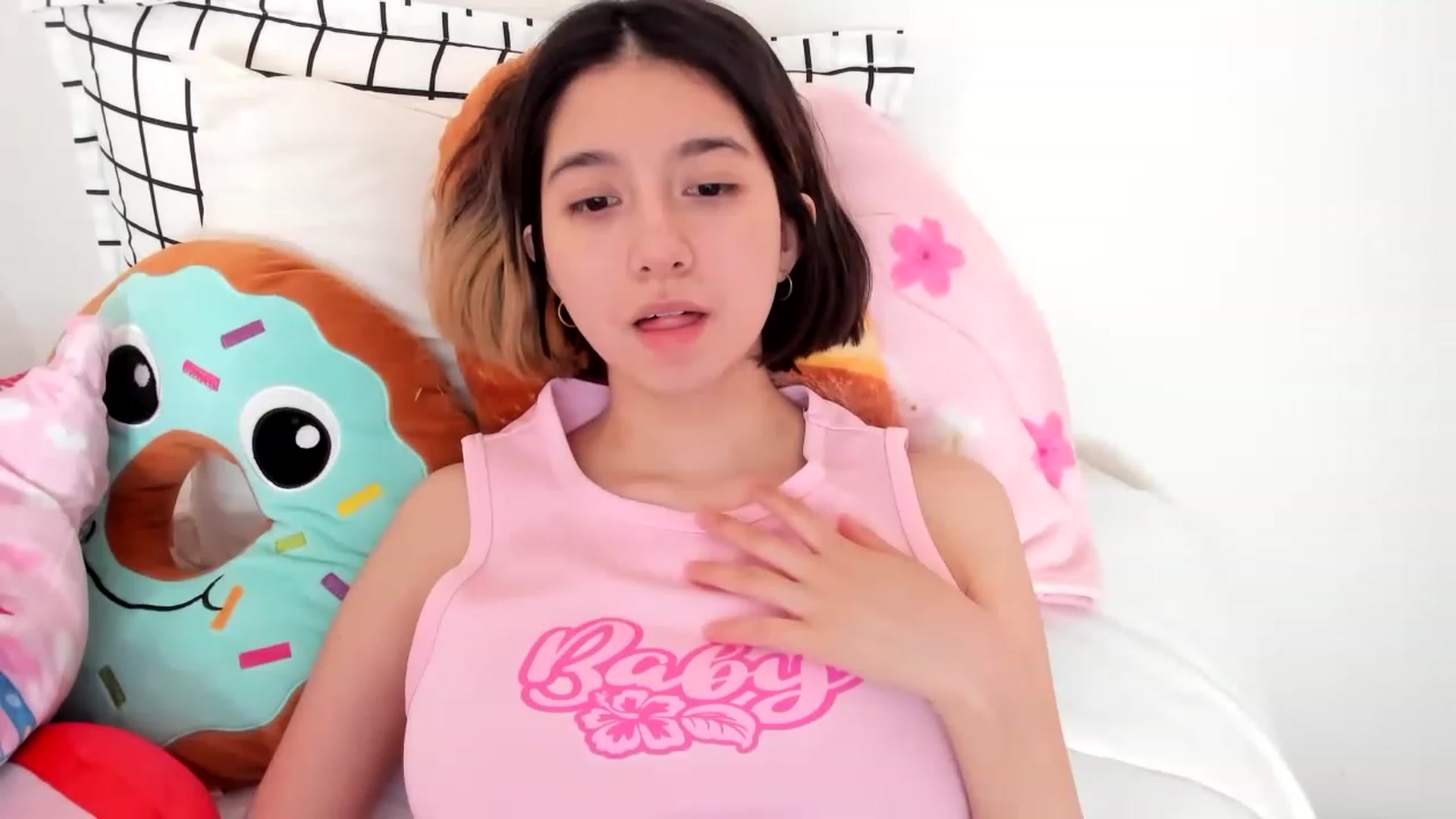 Gallery image thumbnail from Cherrycute666's myfreecams stream on, 02/11/2023, 18:17 image 12 of 20