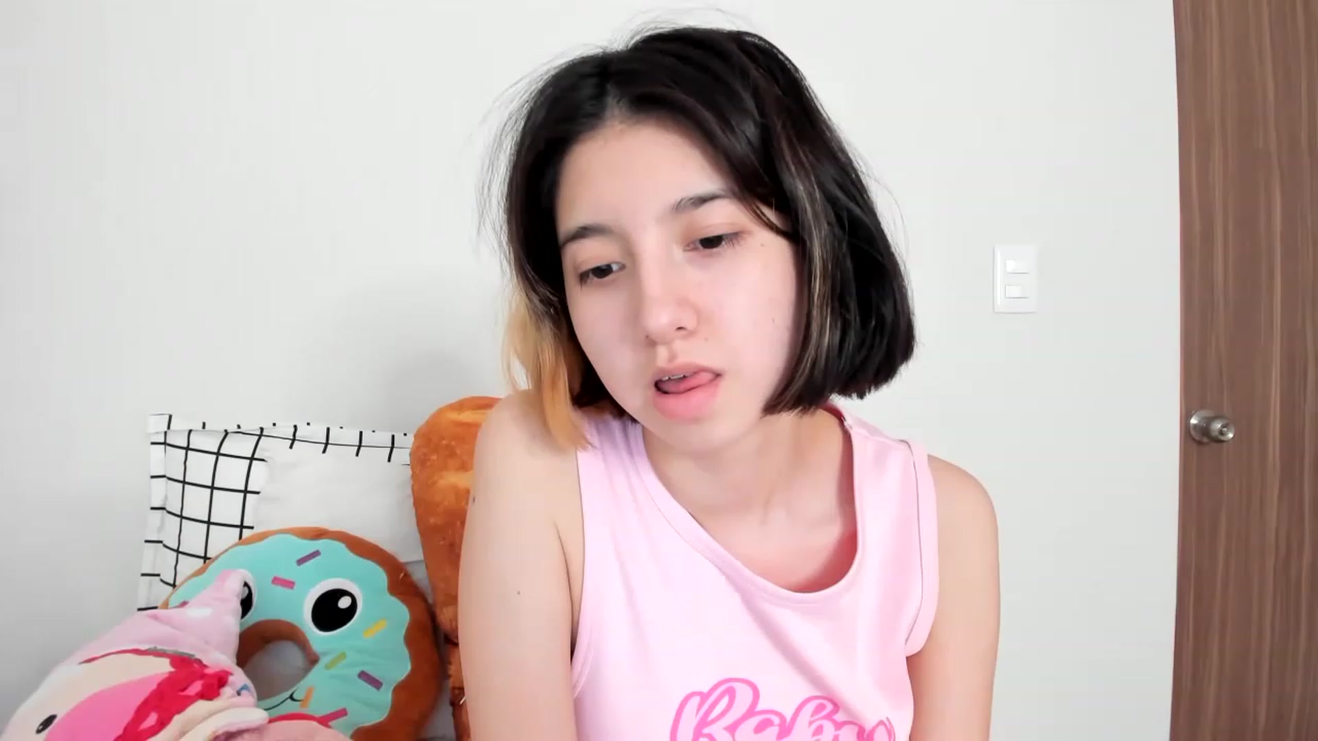 Gallery image thumbnail from Cherrycute666's myfreecams stream on, 02/11/2023, 18:17 image 17 of 20
