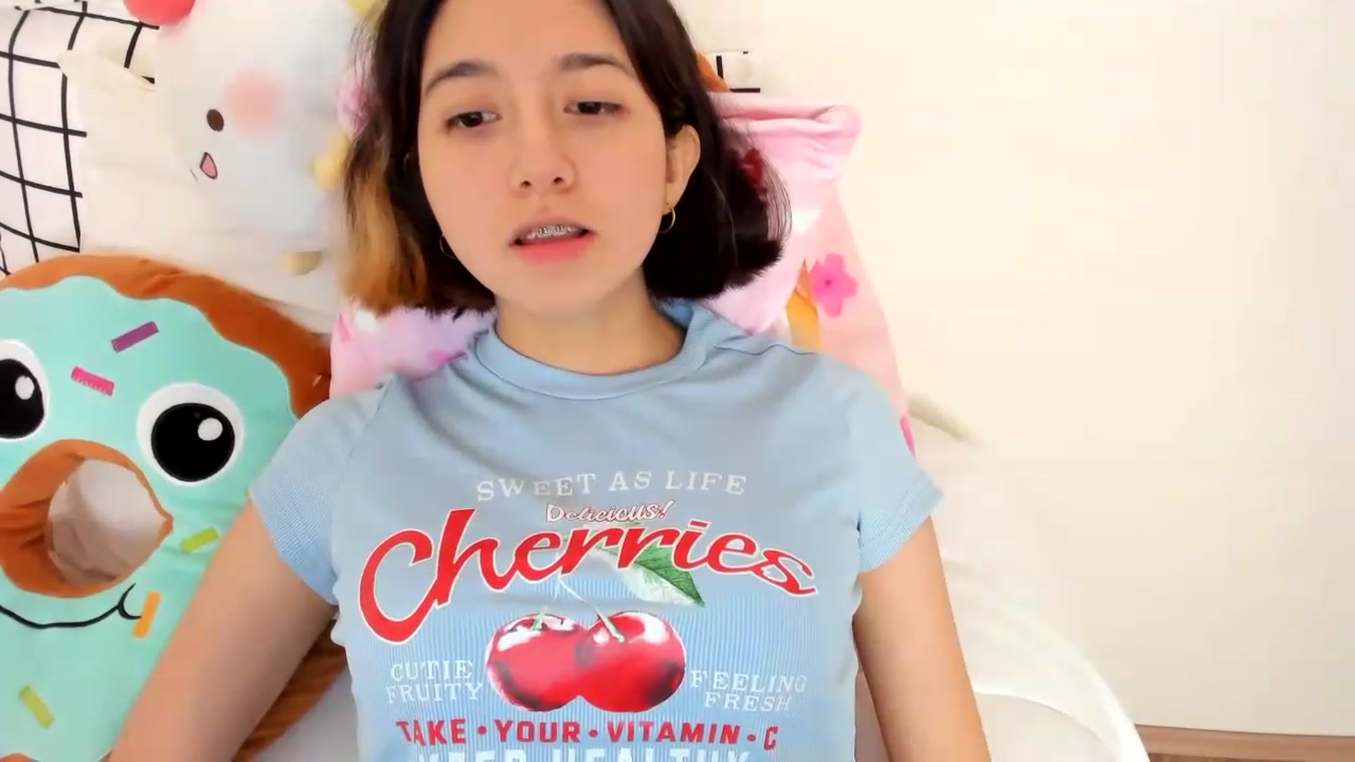 Gallery image thumbnail from Cherrycute666's myfreecams stream on, 02/11/2023, 23:02 image 18 of 20