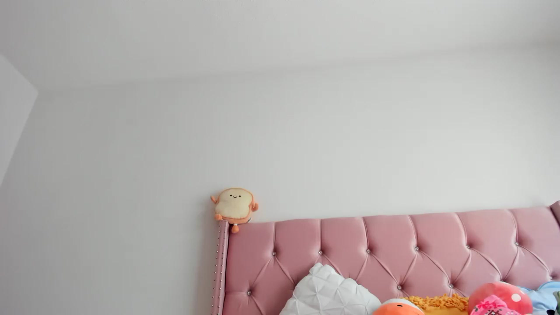 Gallery image thumbnail from Cherrycute666's myfreecams stream on, 02/11/2023, 23:02 image 11 of 20