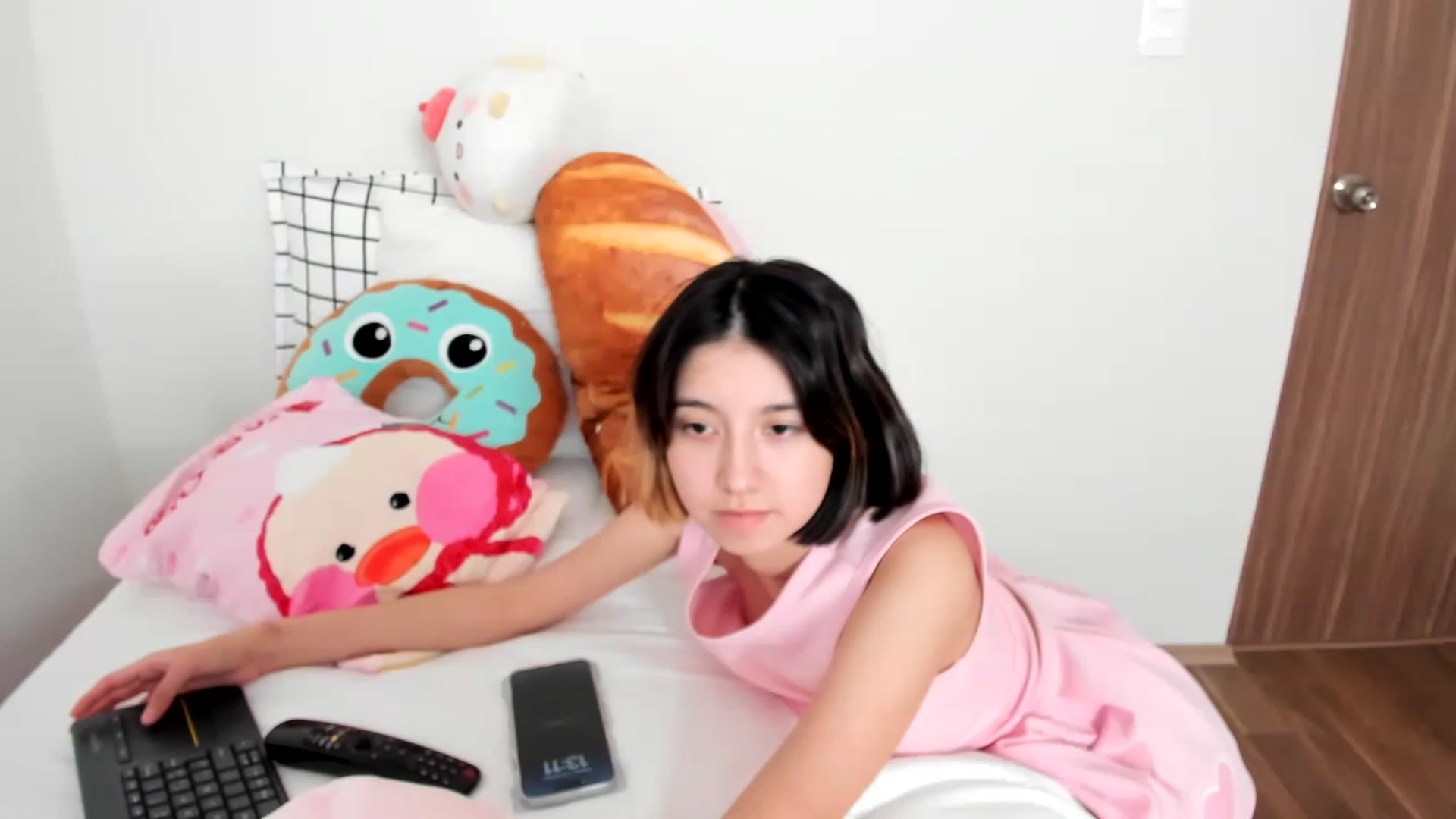 Gallery image thumbnail from Cherrycute666's myfreecams stream on, 02/11/2023, 23:02 image 5 of 20