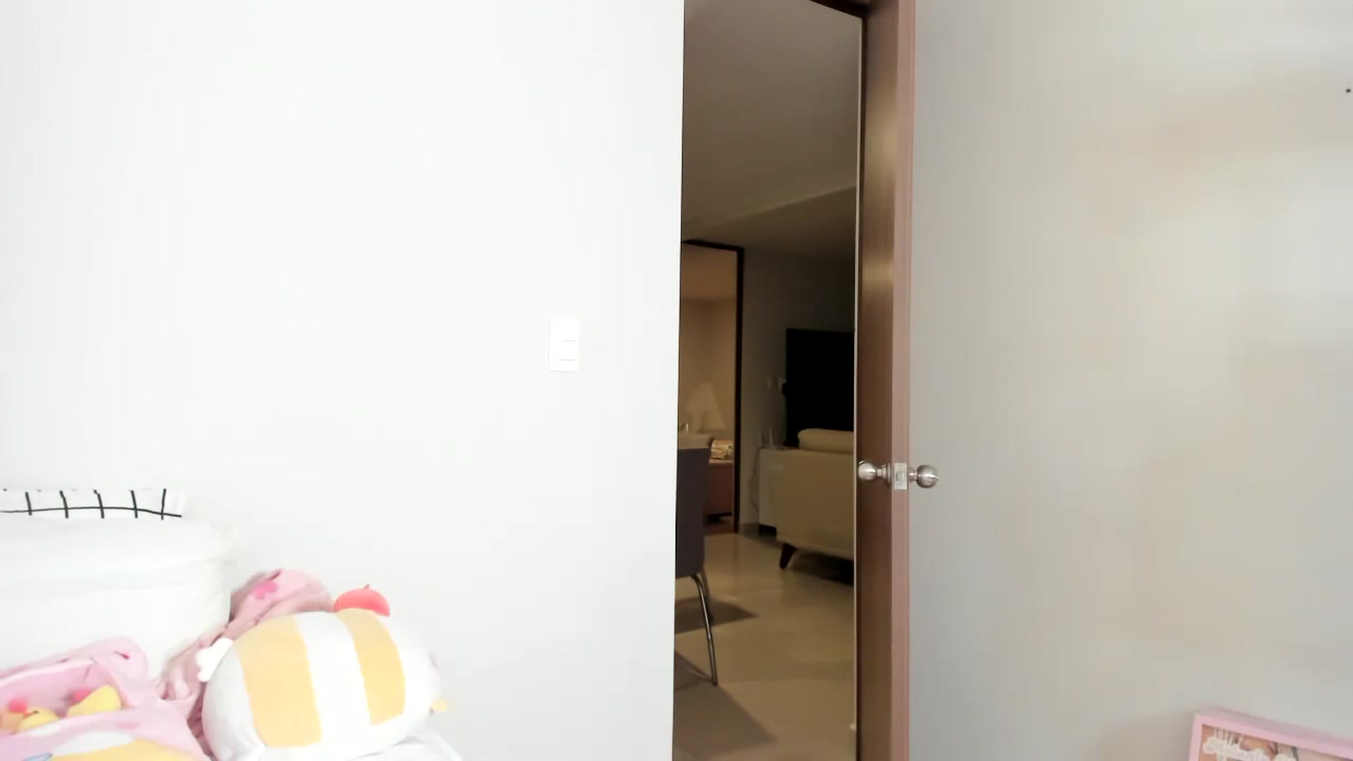Gallery image thumbnail from Cherrycute666's myfreecams stream on, 02/12/2023, 05:43 image 10 of 20