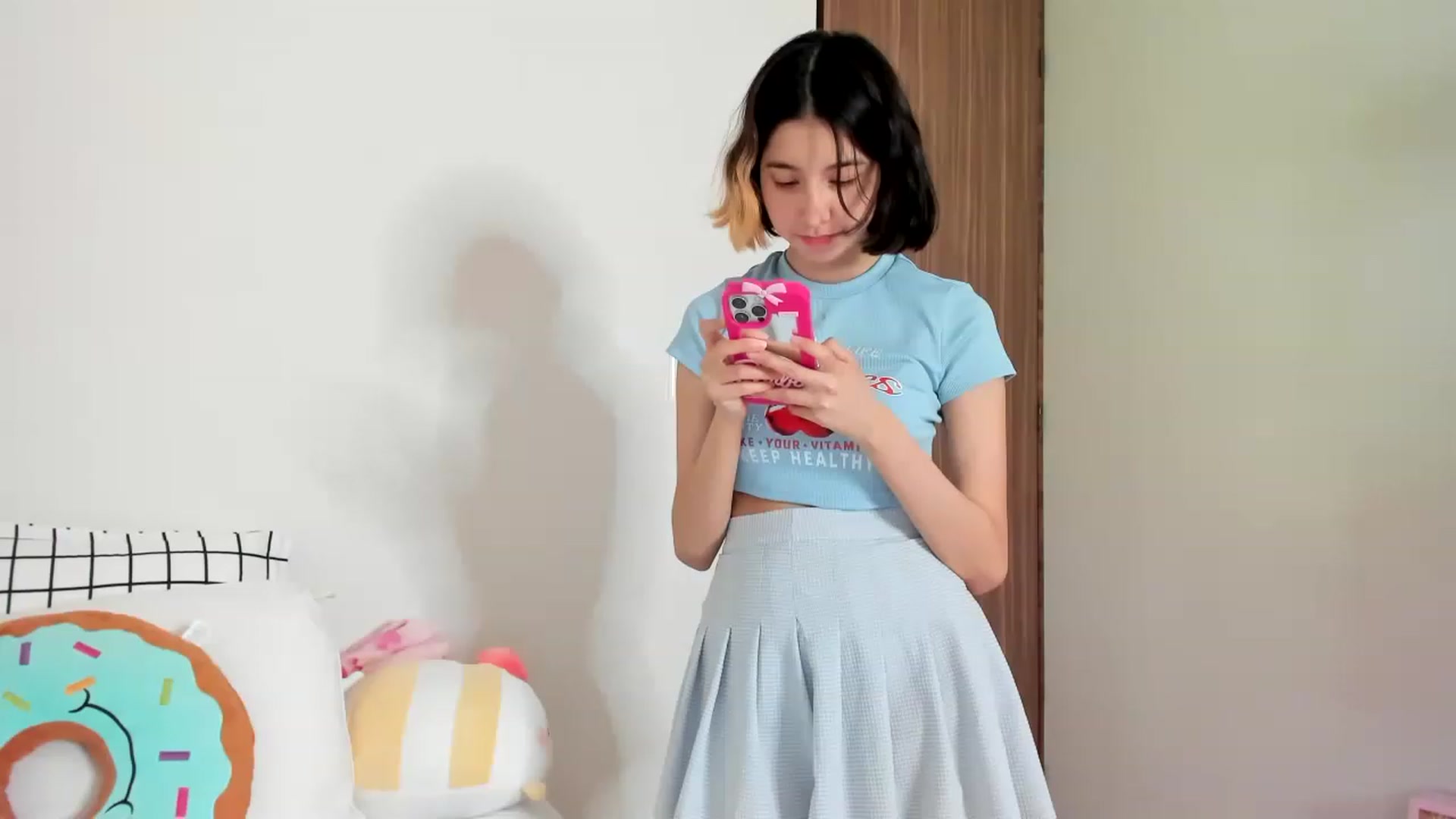 Gallery image thumbnail from Cherrycute666's myfreecams stream on, 02/12/2023, 07:21 image 17 of 20