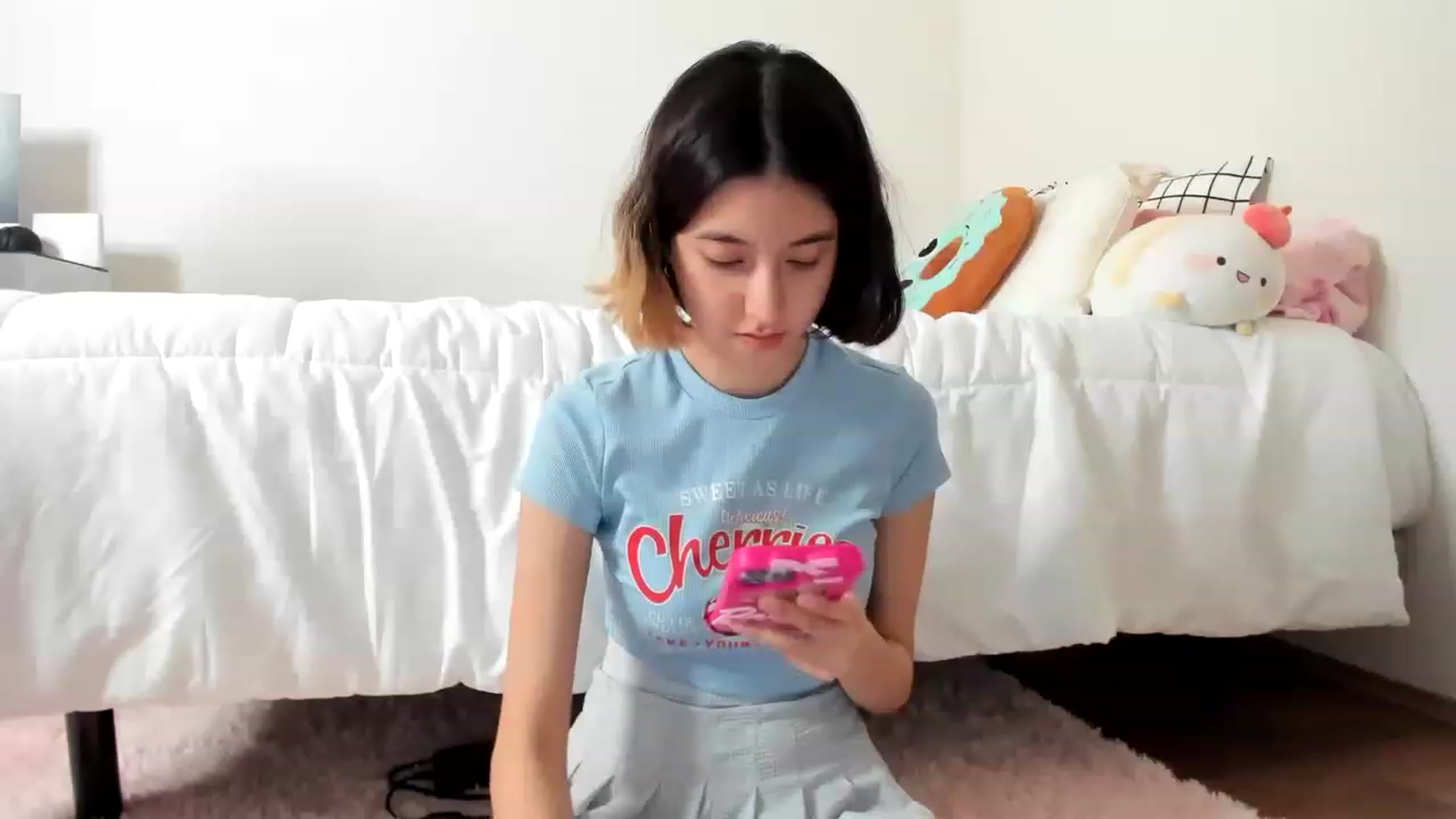 Gallery image thumbnail from Cherrycute666's myfreecams stream on, 02/12/2023, 07:21 image 19 of 20