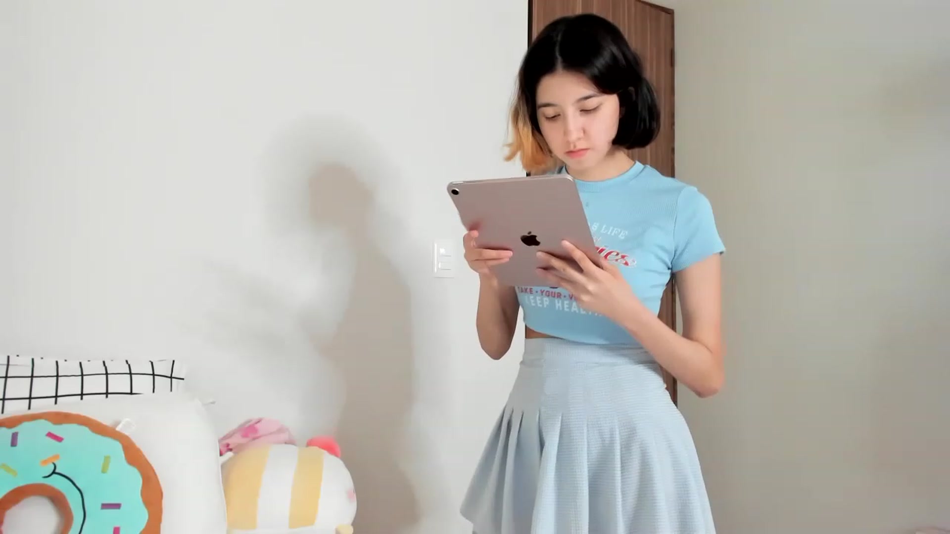 Gallery image thumbnail from Cherrycute666's myfreecams stream on, 02/12/2023, 07:21 image 13 of 20