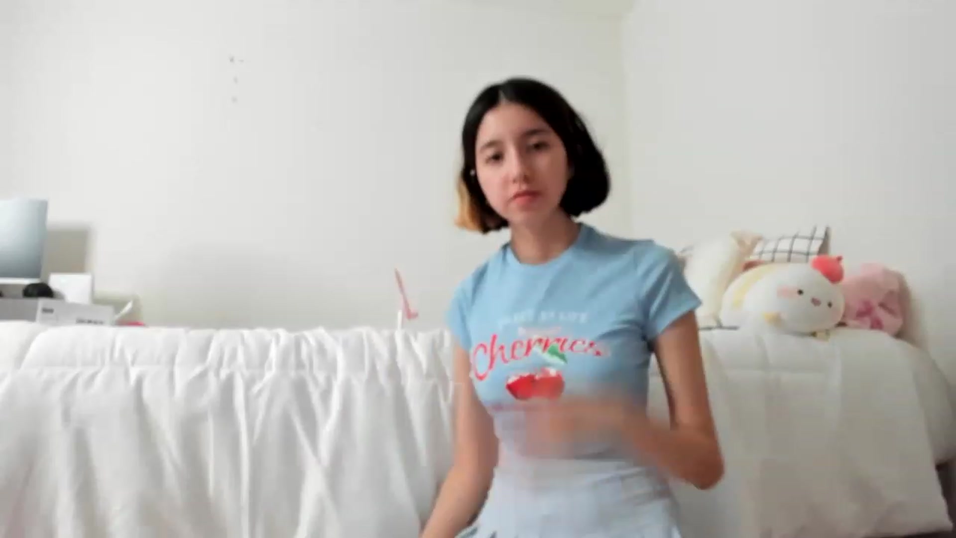 Gallery image thumbnail from Cherrycute666's myfreecams stream on, 02/12/2023, 07:21 image 18 of 20