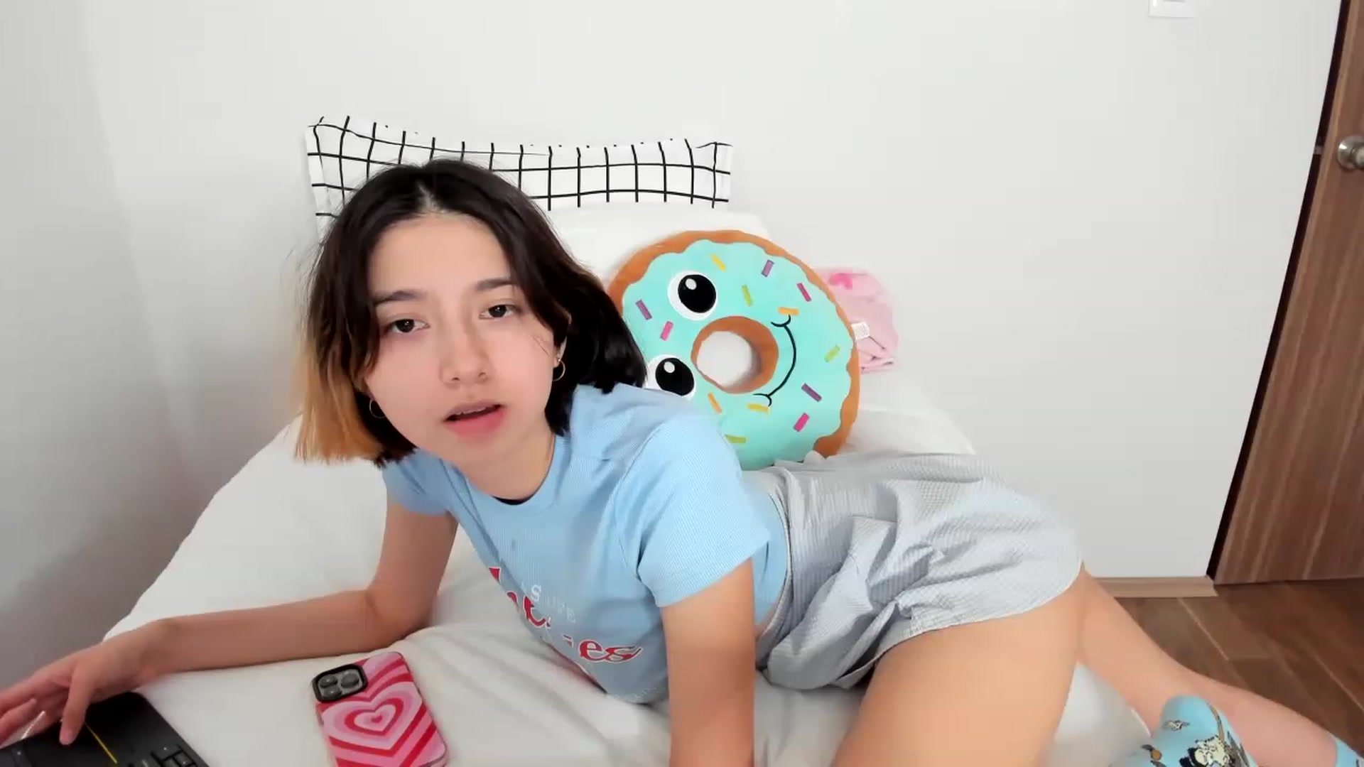 Gallery image thumbnail from Cherrycute666's myfreecams stream on, 02/12/2023, 11:12 image 12 of 20