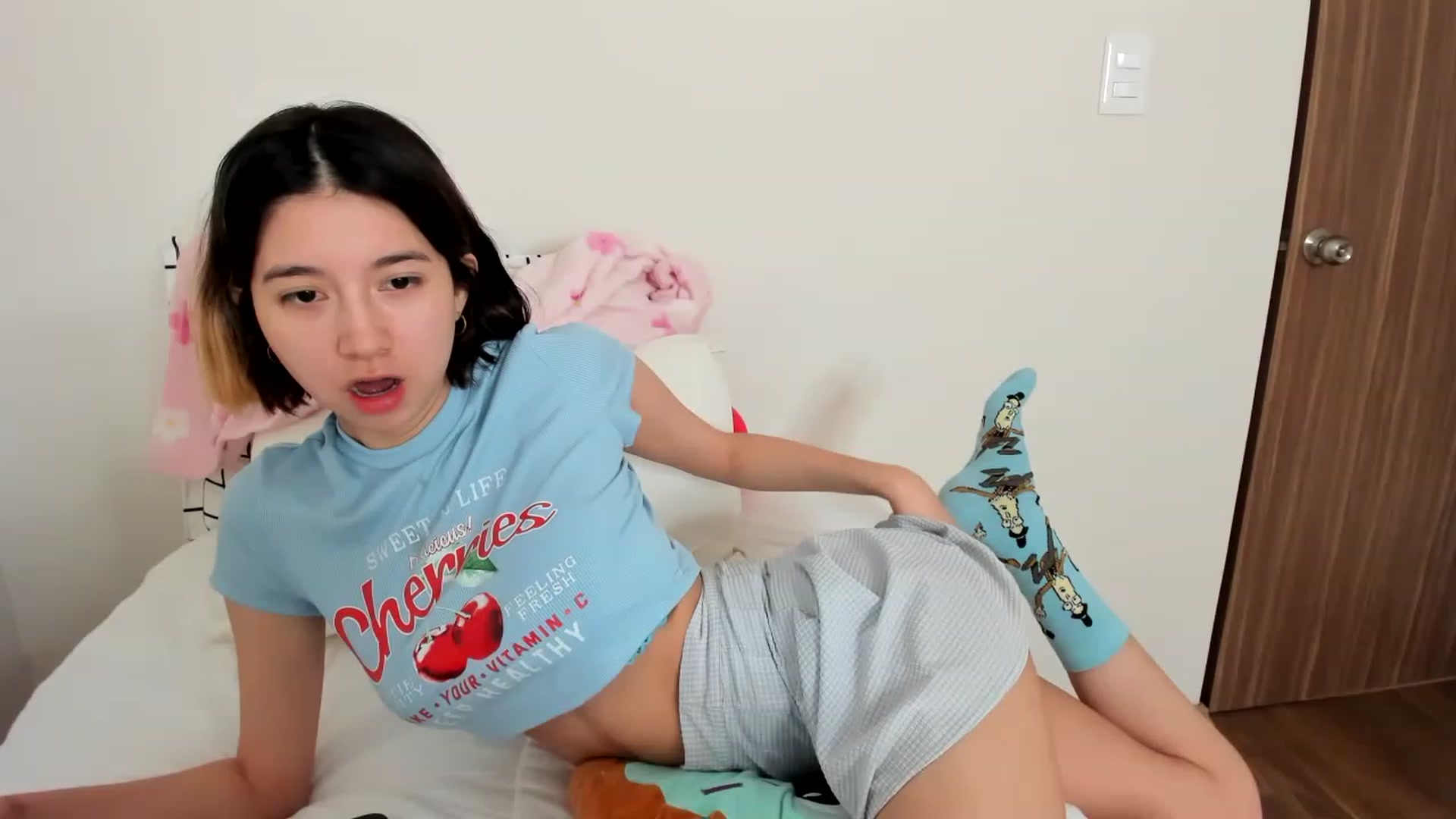Gallery image thumbnail from Cherrycute666's myfreecams stream on, 02/12/2023, 16:43 image 12 of 20