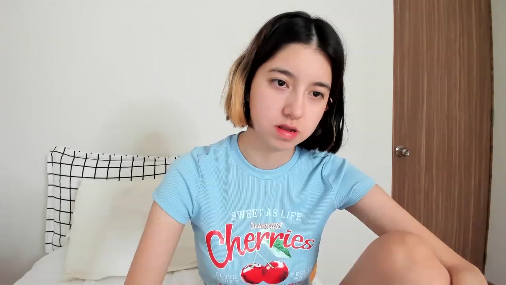 Gallery image thumbnail from Cherrycute666's myfreecams stream on, 02/12/2023, 16:43 image 3 of 20