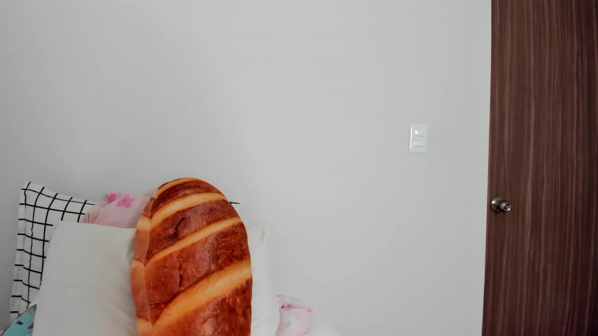 Gallery image thumbnail from Cherrycute666's myfreecams stream on, 02/12/2023, 23:44 image 18 of 20
