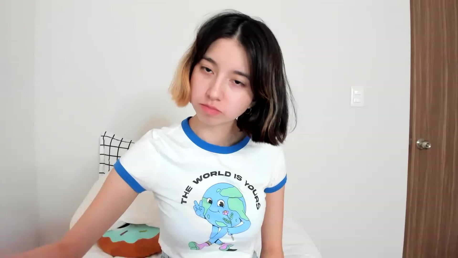 Gallery image thumbnail from Cherrycute666's myfreecams stream on, 02/12/2023, 23:44 image 14 of 20