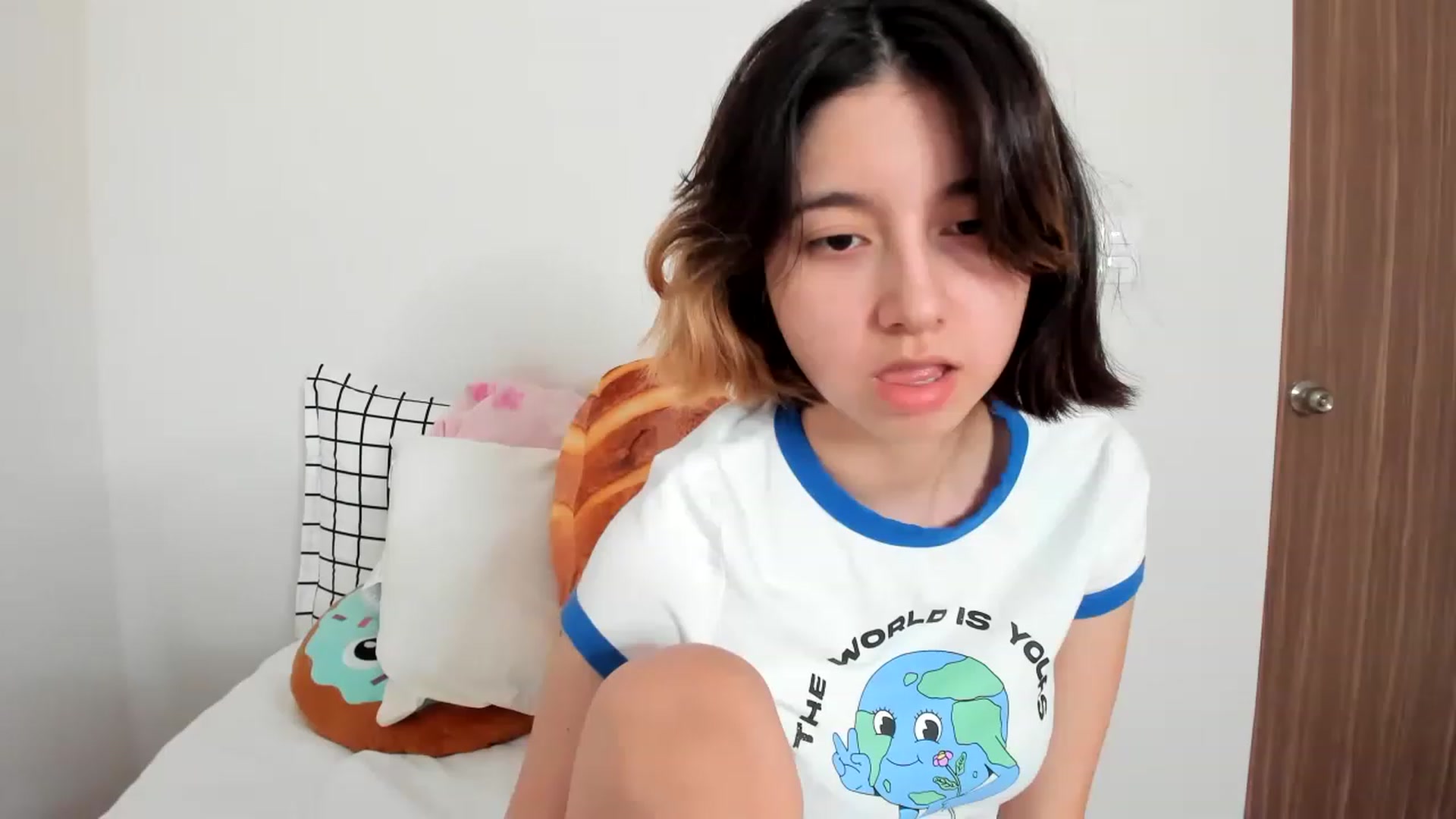 Gallery image thumbnail from Cherrycute666's myfreecams stream on, 02/13/2023, 24:04 image 11 of 20