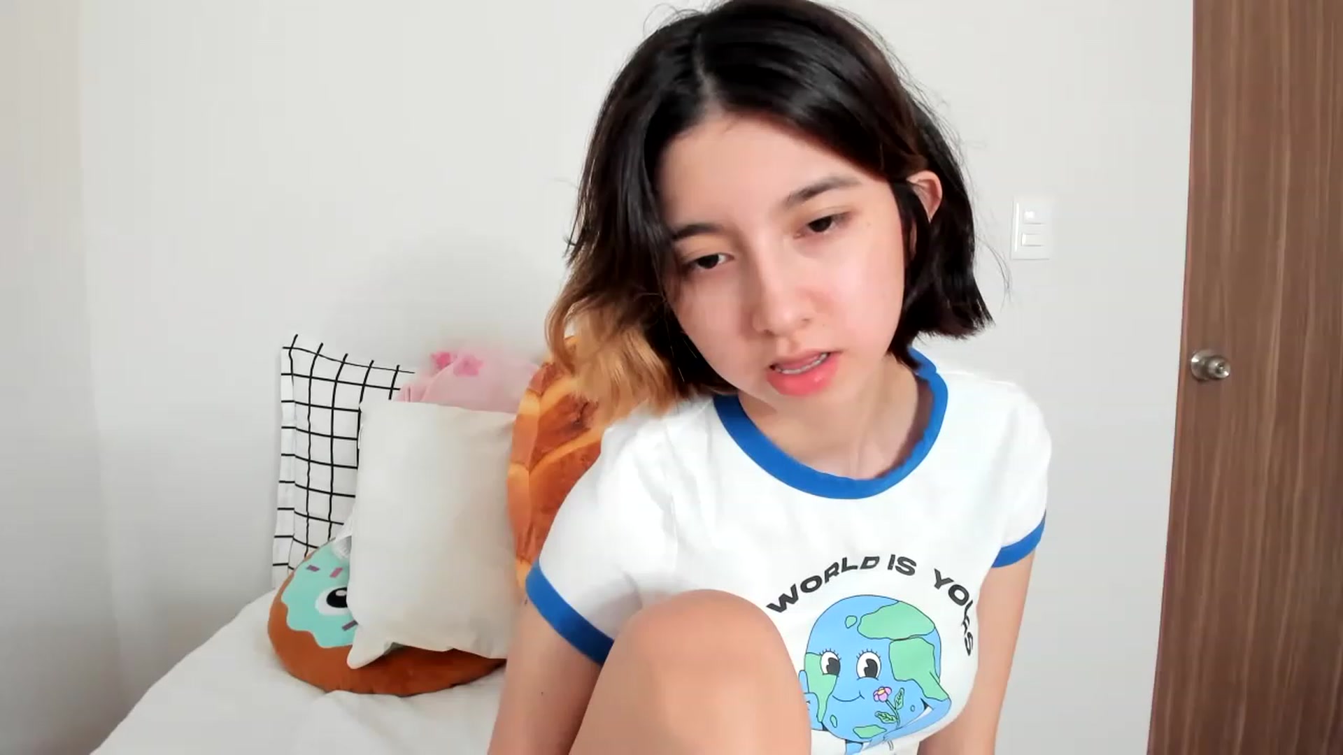 Gallery image thumbnail from Cherrycute666's myfreecams stream on, 02/13/2023, 24:04 image 12 of 20