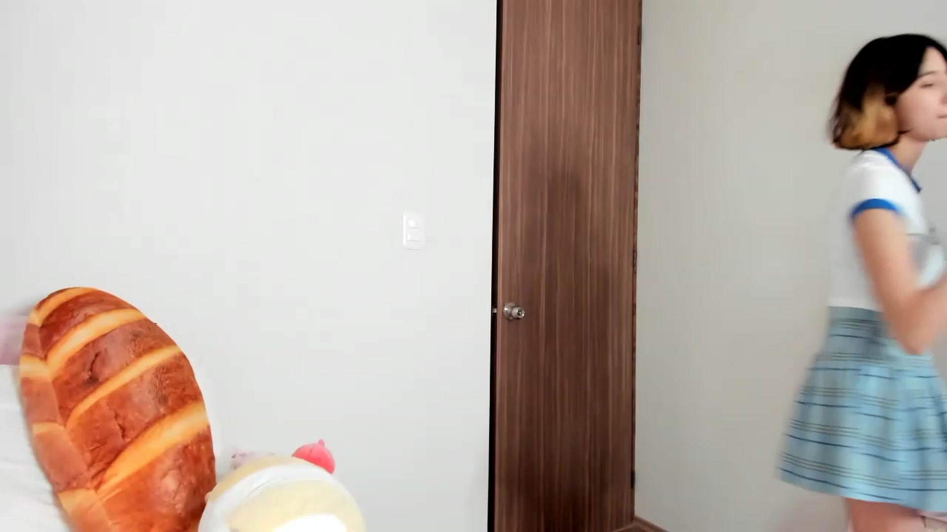 Gallery image thumbnail from Cherrycute666's myfreecams stream on, 02/13/2023, 01:03 image 19 of 20