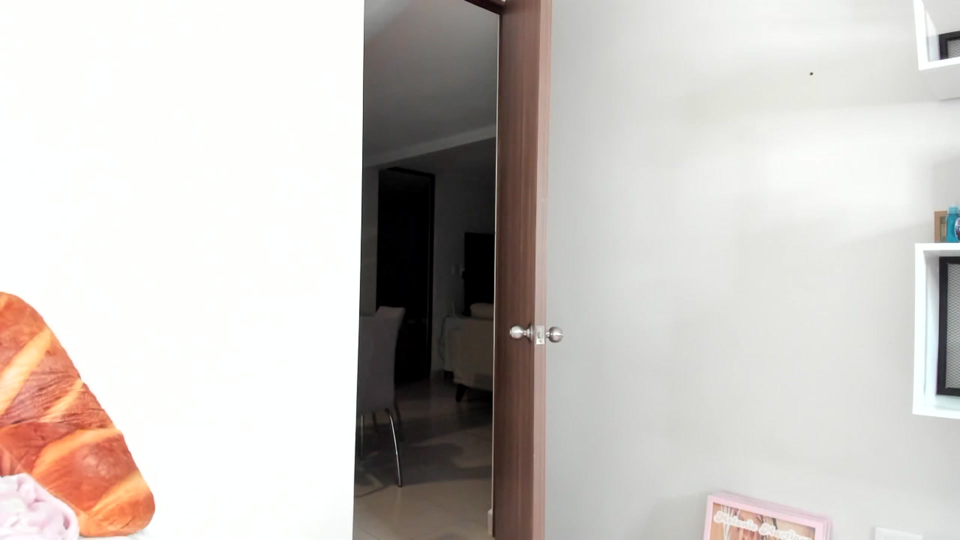 Gallery image thumbnail from Cherrycute666's myfreecams stream on, 02/13/2023, 07:36 image 1 of 20