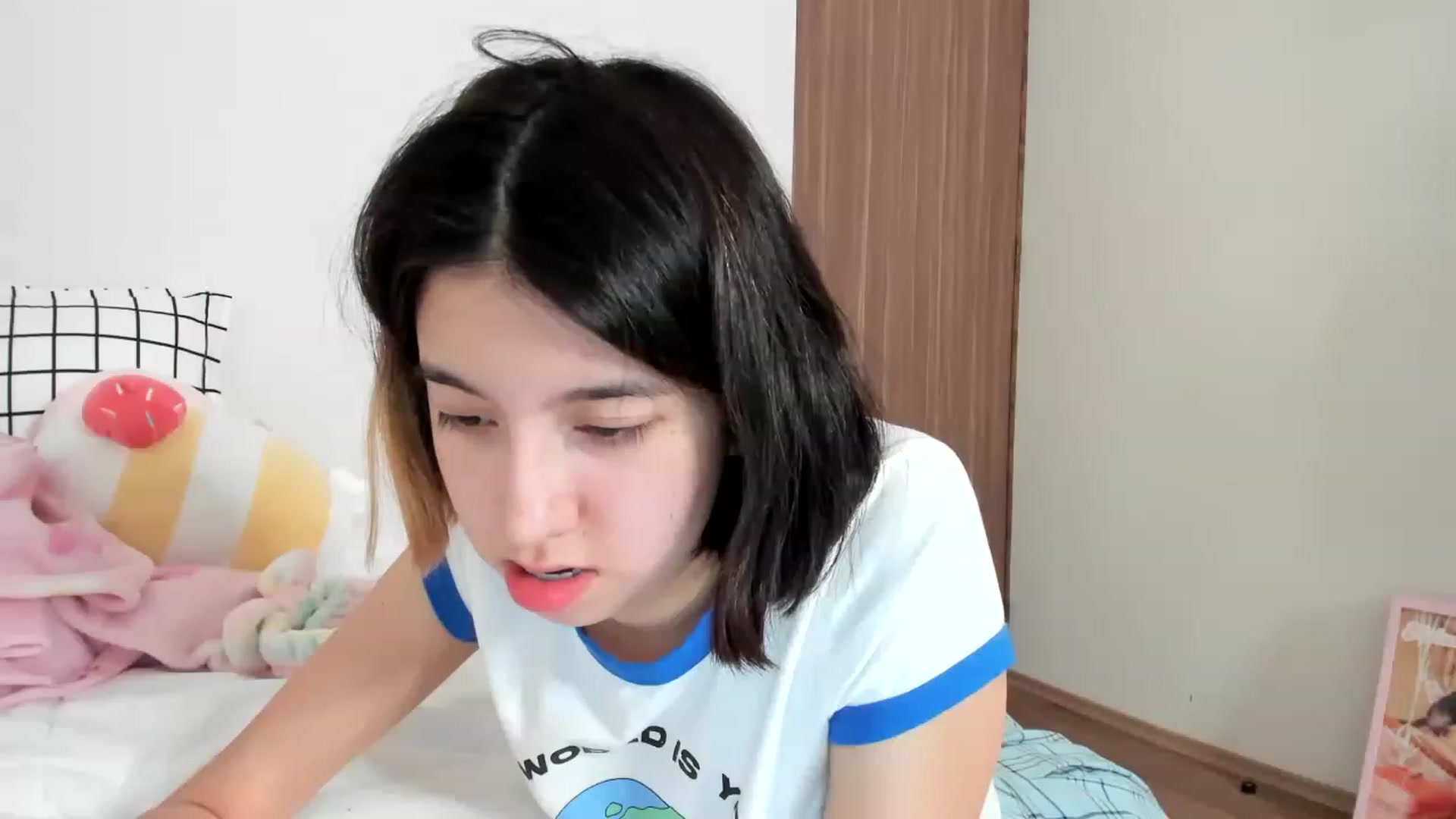 Gallery image thumbnail from Cherrycute666's myfreecams stream on, 02/13/2023, 09:17 image 2 of 20
