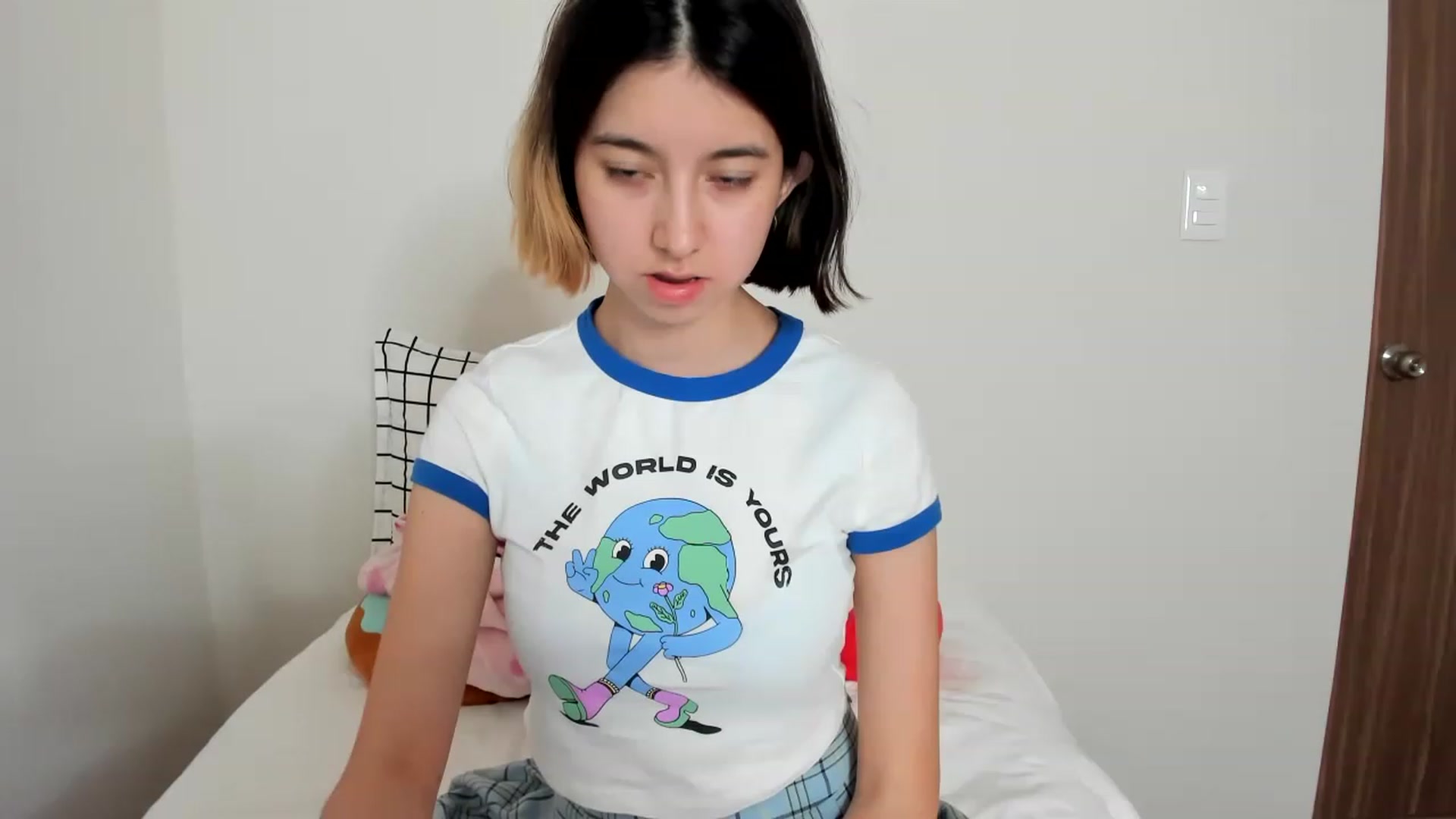 Gallery image thumbnail from Cherrycute666's myfreecams stream on, 02/13/2023, 11:27 image 5 of 20