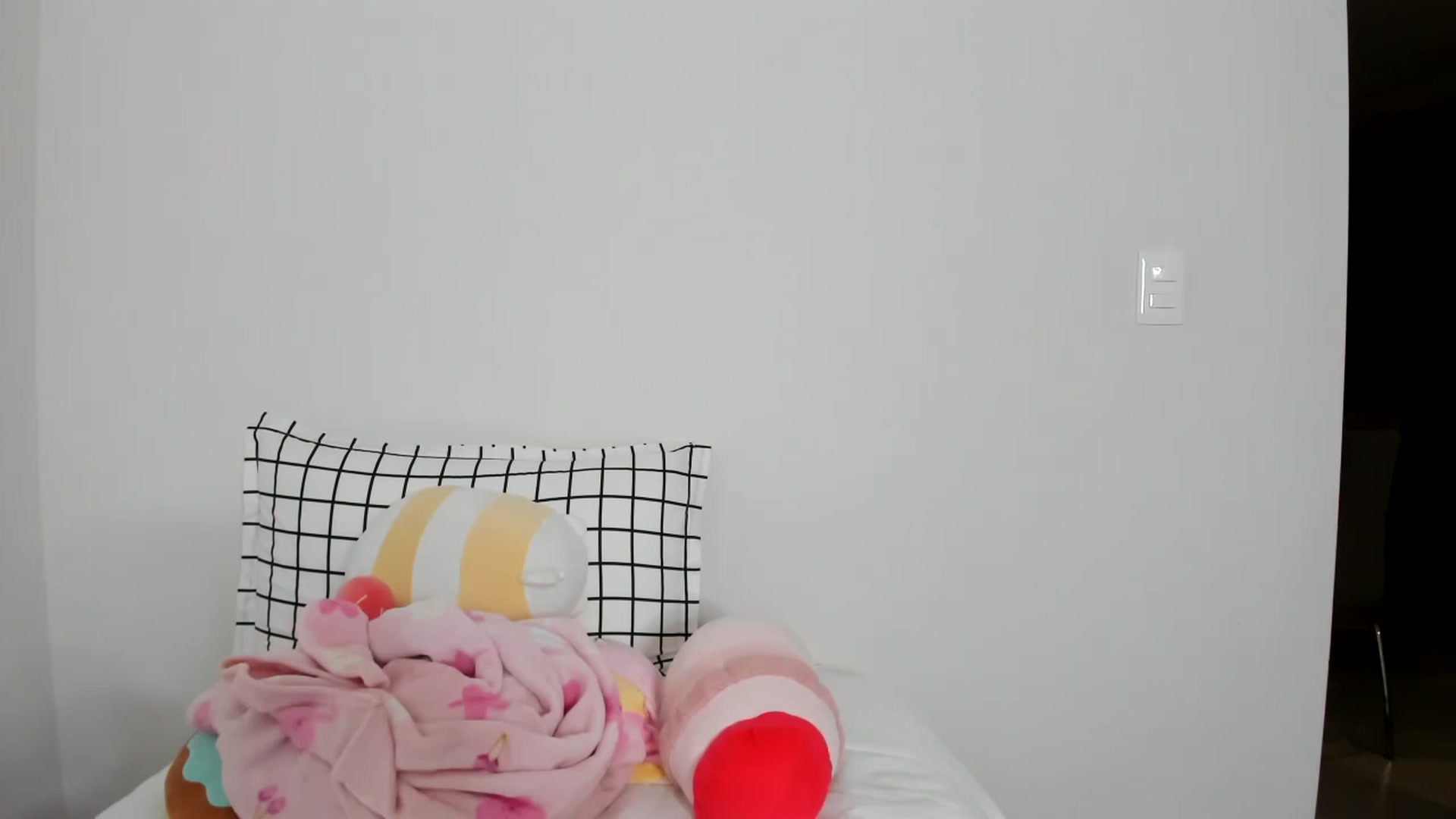 Gallery image thumbnail from Cherrycute666's myfreecams stream on, 02/13/2023, 11:27 image 20 of 20