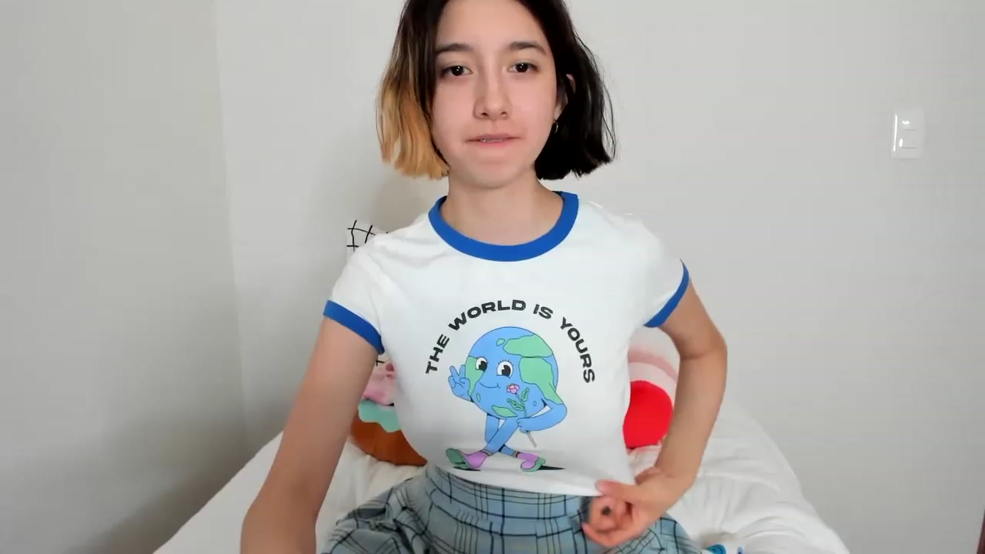 Gallery image thumbnail from Cherrycute666's myfreecams stream on, 02/13/2023, 14:13 image 6 of 20