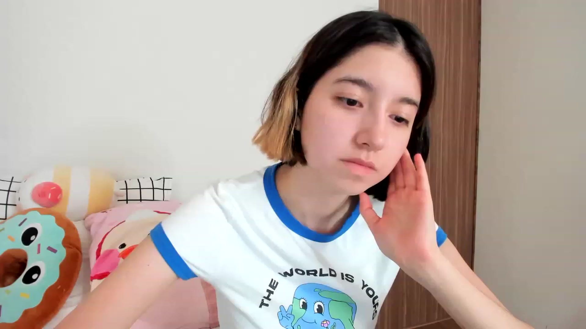Gallery image thumbnail from Cherrycute666's myfreecams stream on, 02/13/2023, 17:01 image 20 of 20