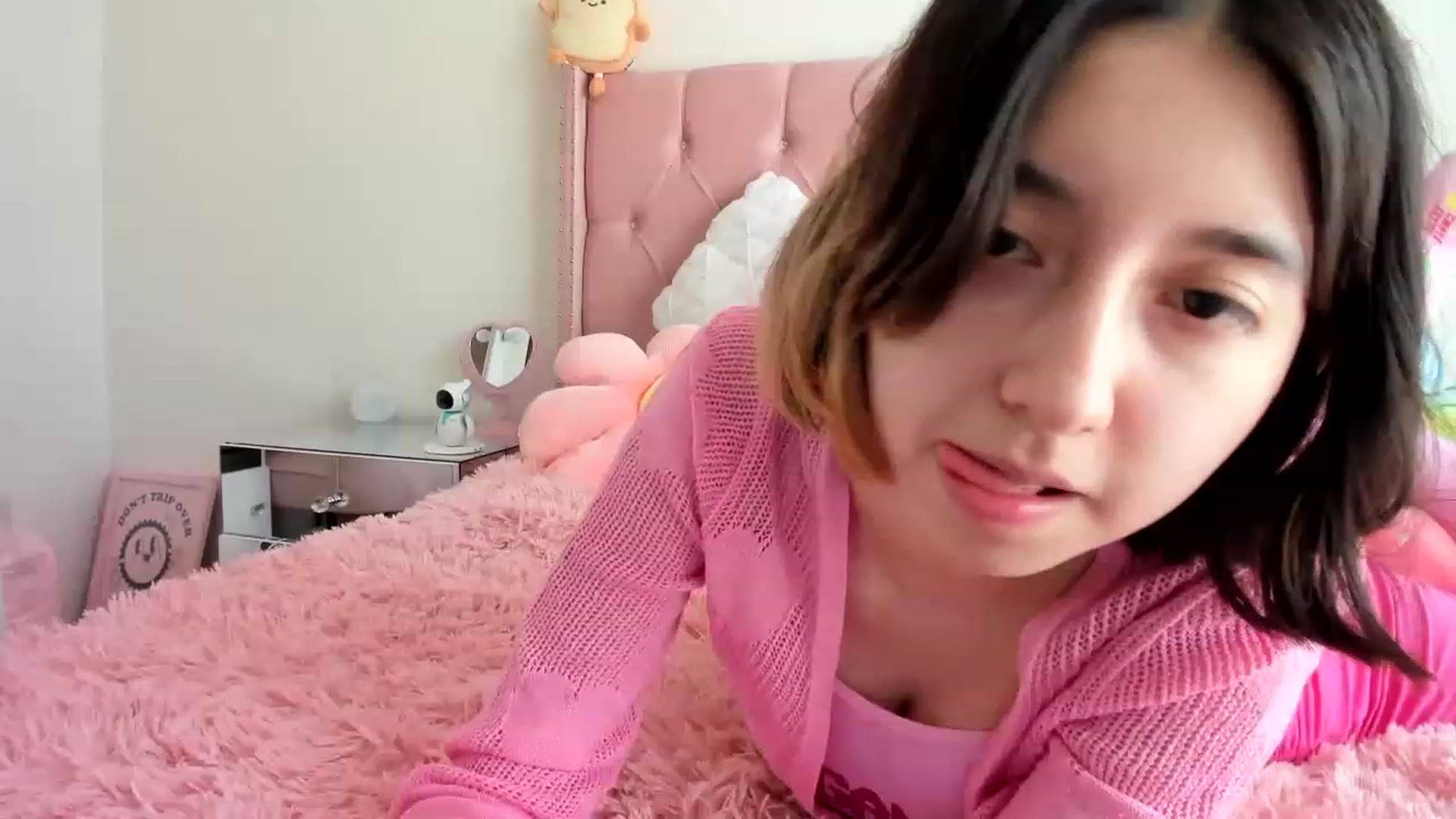 Gallery image thumbnail from Cherrycute666's myfreecams stream on, 02/13/2023, 22:28 image 12 of 20