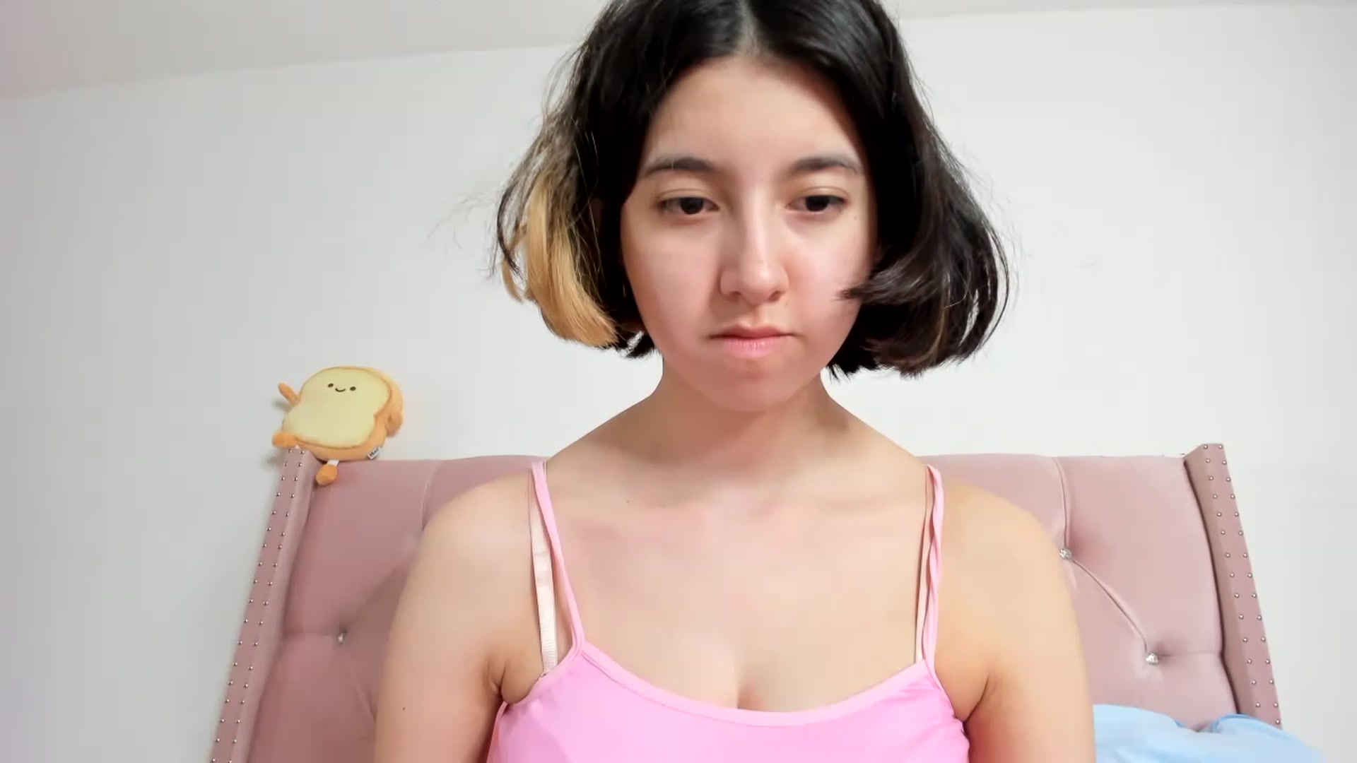 Gallery image thumbnail from Cherrycute666's myfreecams stream on, 02/14/2023, 05:50 image 1 of 20