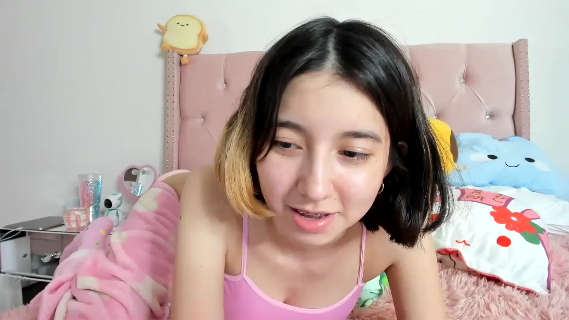 Gallery image thumbnail from Cherrycute666's myfreecams stream on, 02/14/2023, 05:50 image 5 of 20