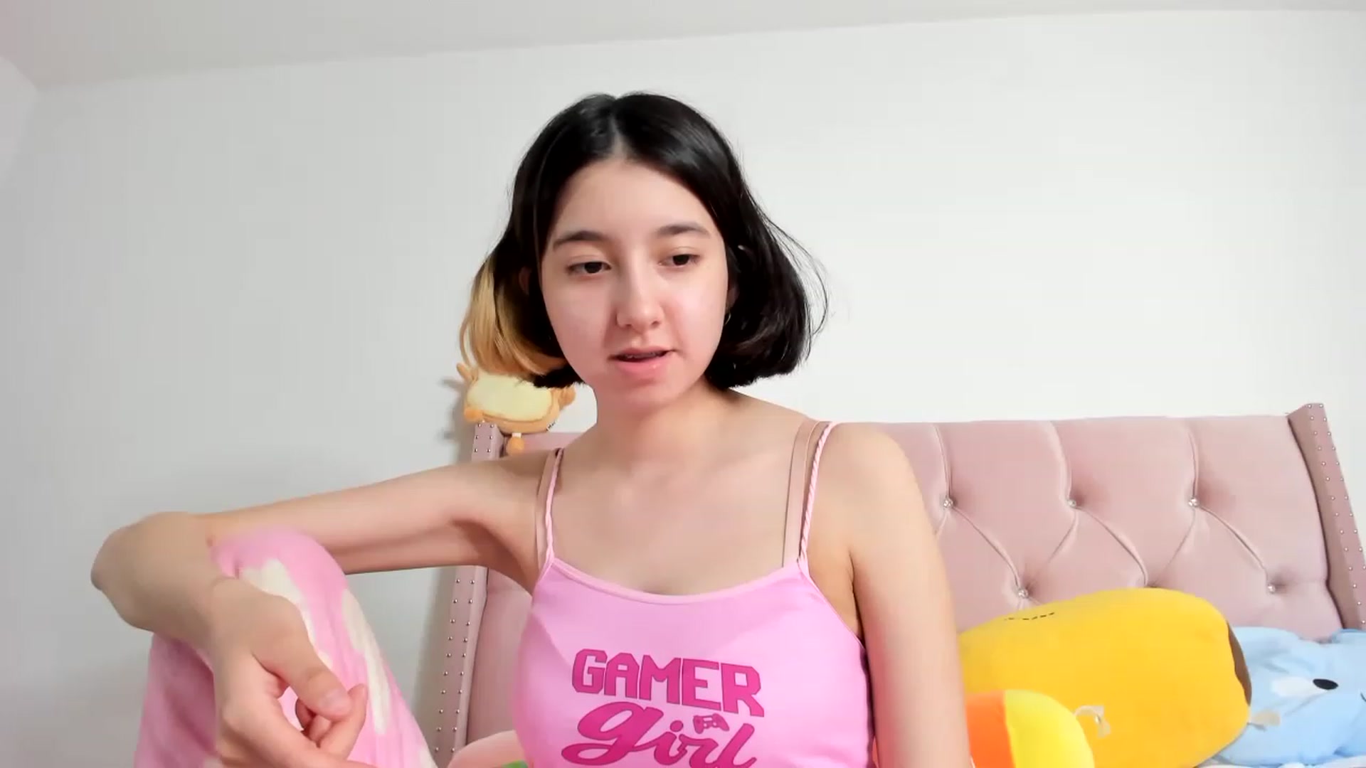 Gallery image thumbnail from Cherrycute666's myfreecams stream on, 02/14/2023, 05:50 image 7 of 20