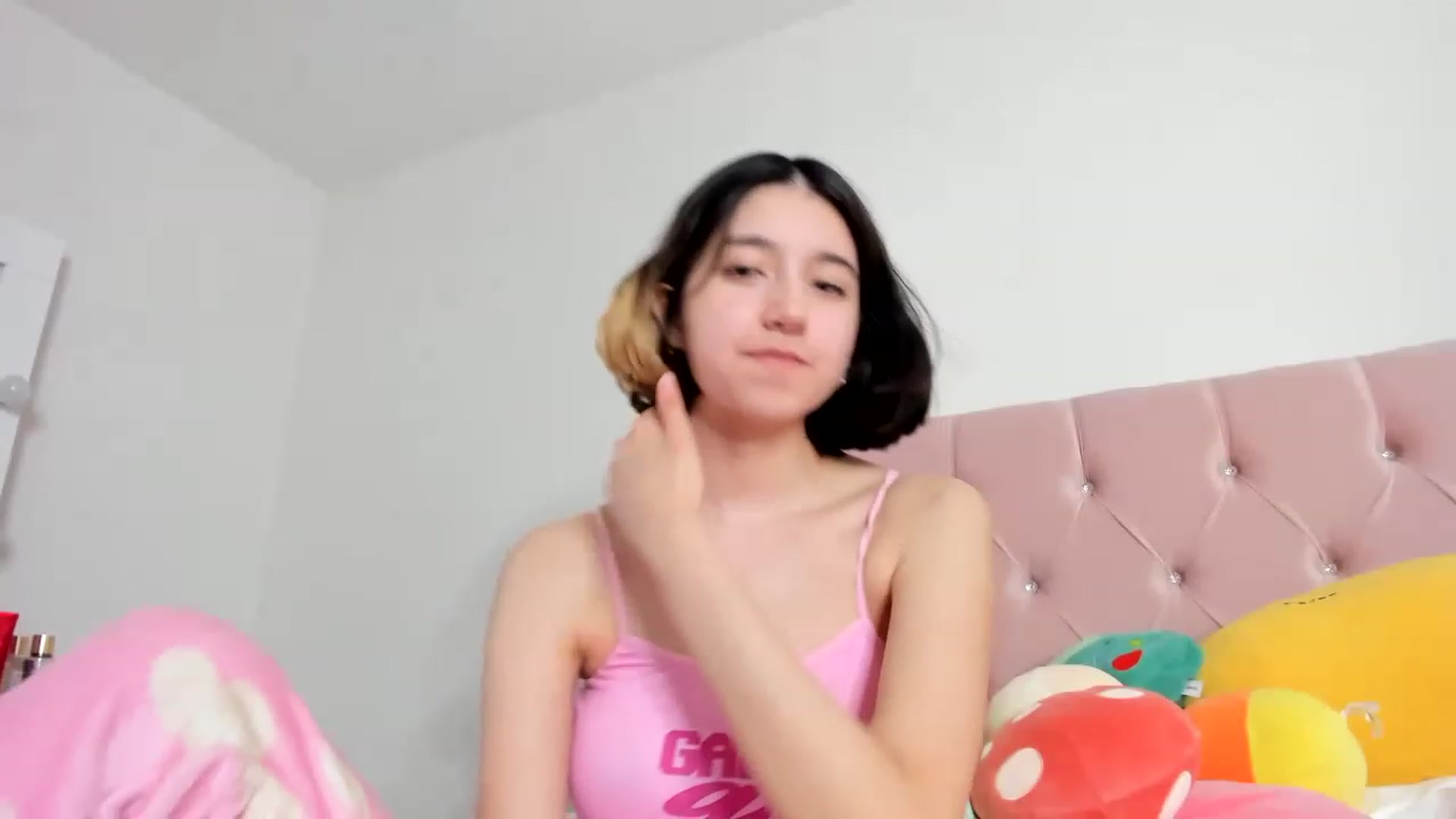 Gallery image thumbnail from Cherrycute666's myfreecams stream on, 02/14/2023, 05:50 image 6 of 20