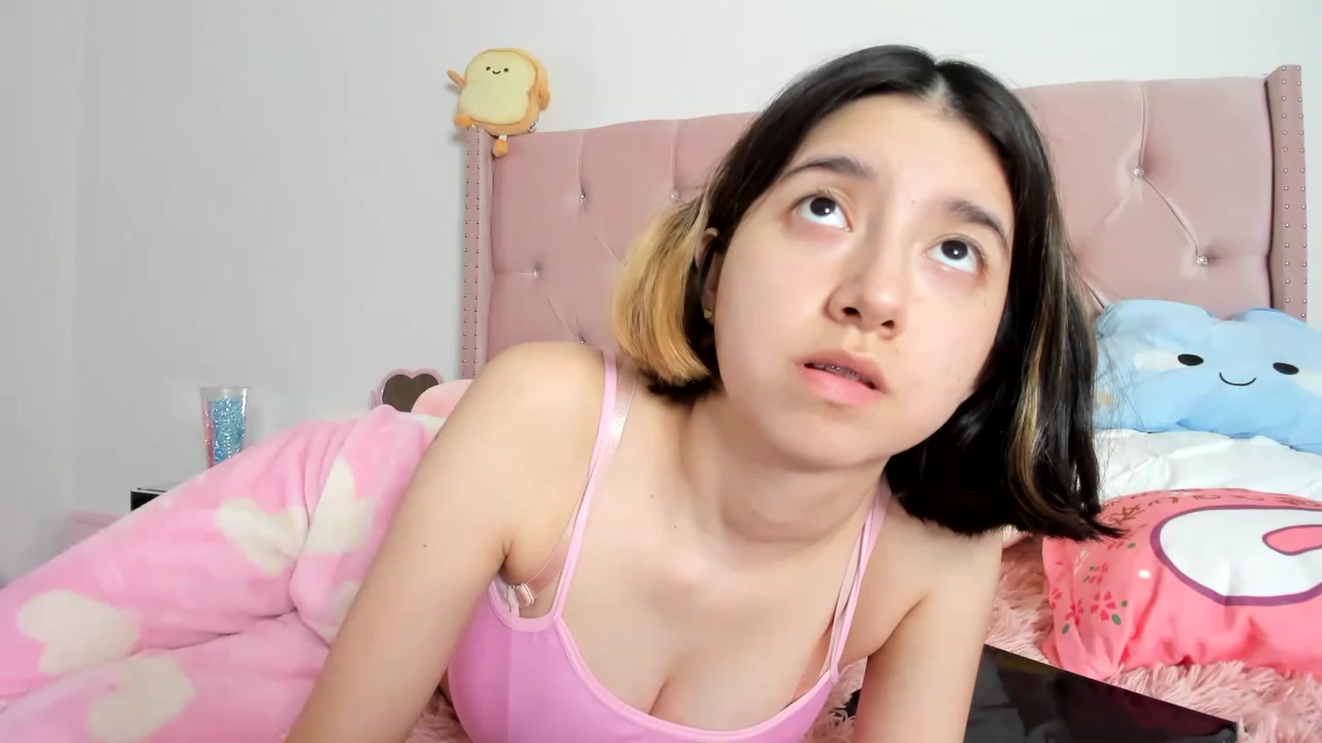 Gallery image thumbnail from Cherrycute666's myfreecams stream on, 02/14/2023, 09:26 image 9 of 20