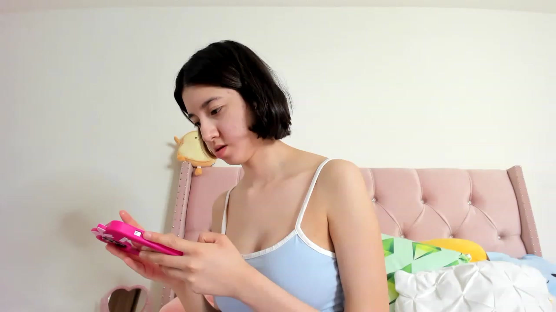 Gallery image thumbnail from Cherrycute666's myfreecams stream on, 02/14/2023, 15:48 image 13 of 20