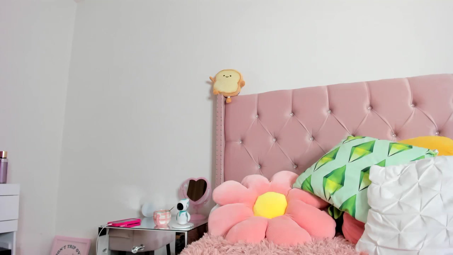 Gallery image thumbnail from Cherrycute666's myfreecams stream on, 02/14/2023, 15:48 image 2 of 20