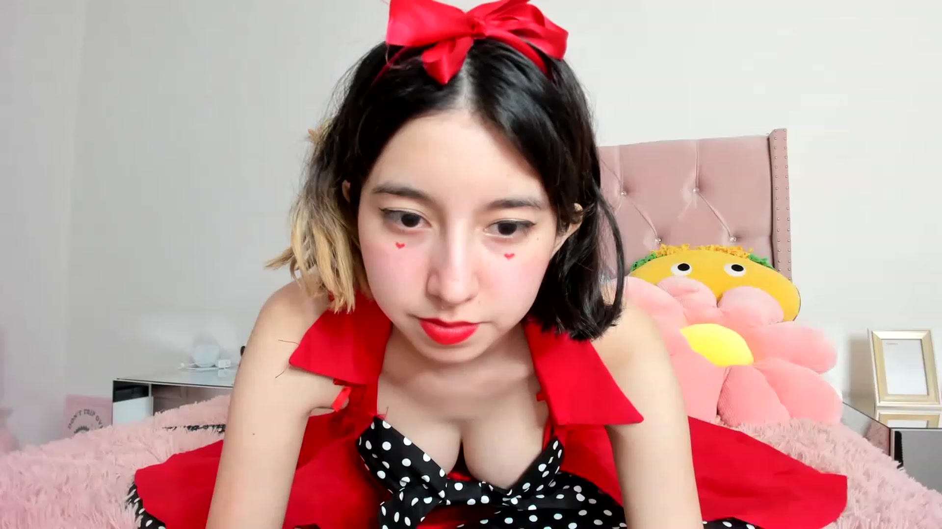 Gallery image thumbnail from Cherrycute666's myfreecams stream on, 02/14/2023, 17:25 image 19 of 20