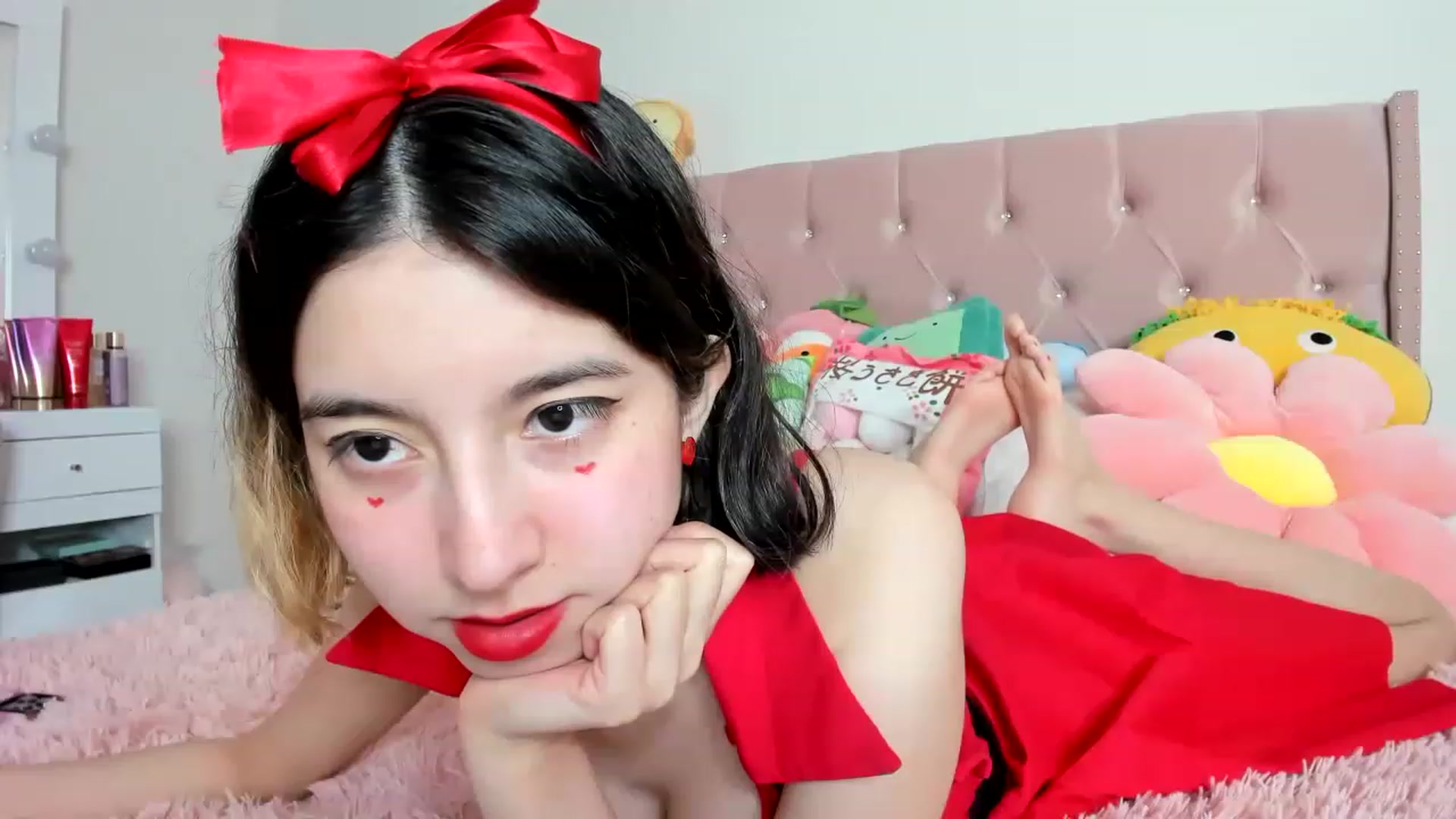 Gallery image thumbnail from Cherrycute666's myfreecams stream on, 02/14/2023, 17:25 image 6 of 20