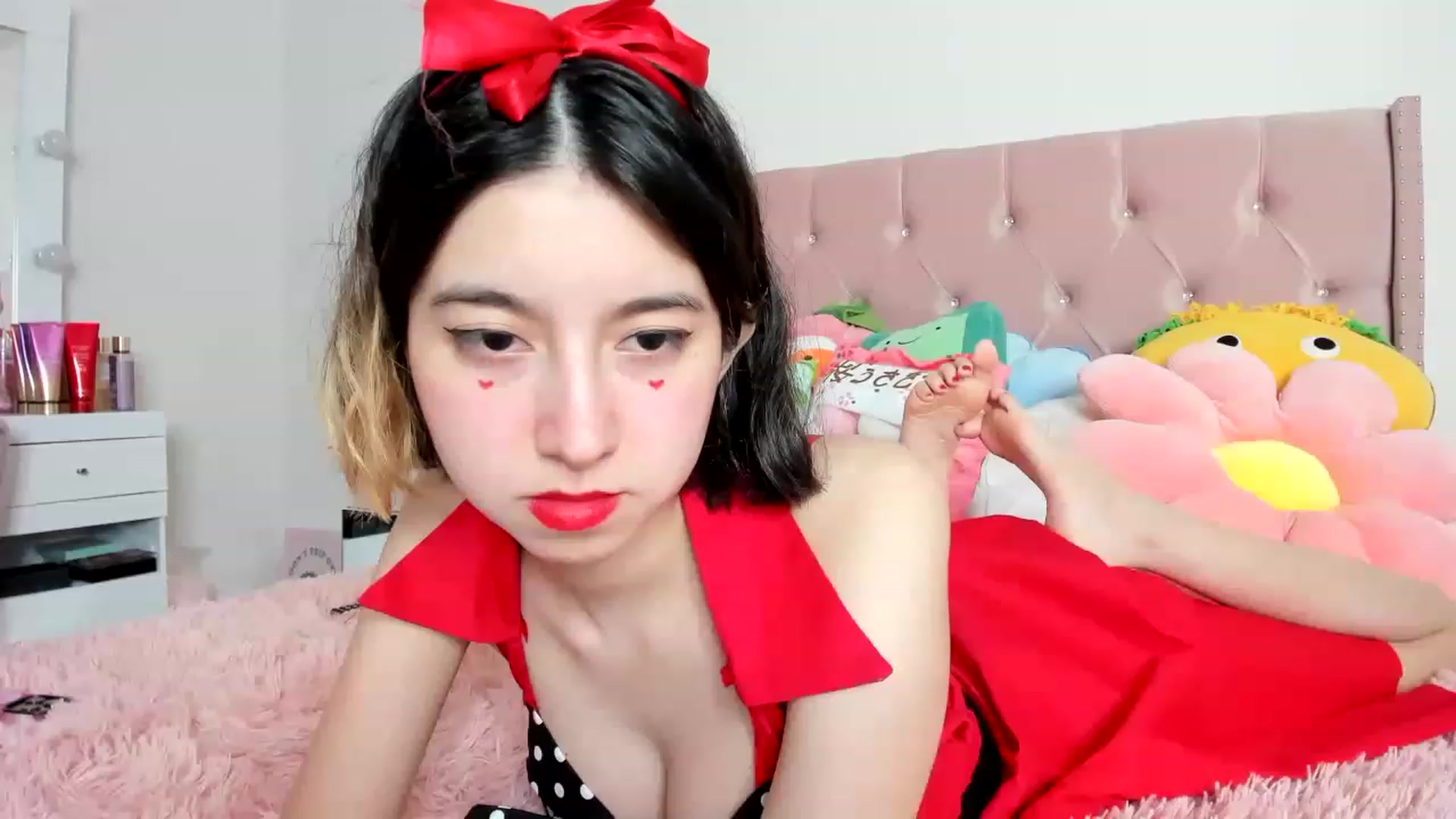 Gallery image thumbnail from Cherrycute666's myfreecams stream on, 02/14/2023, 17:25 image 4 of 20
