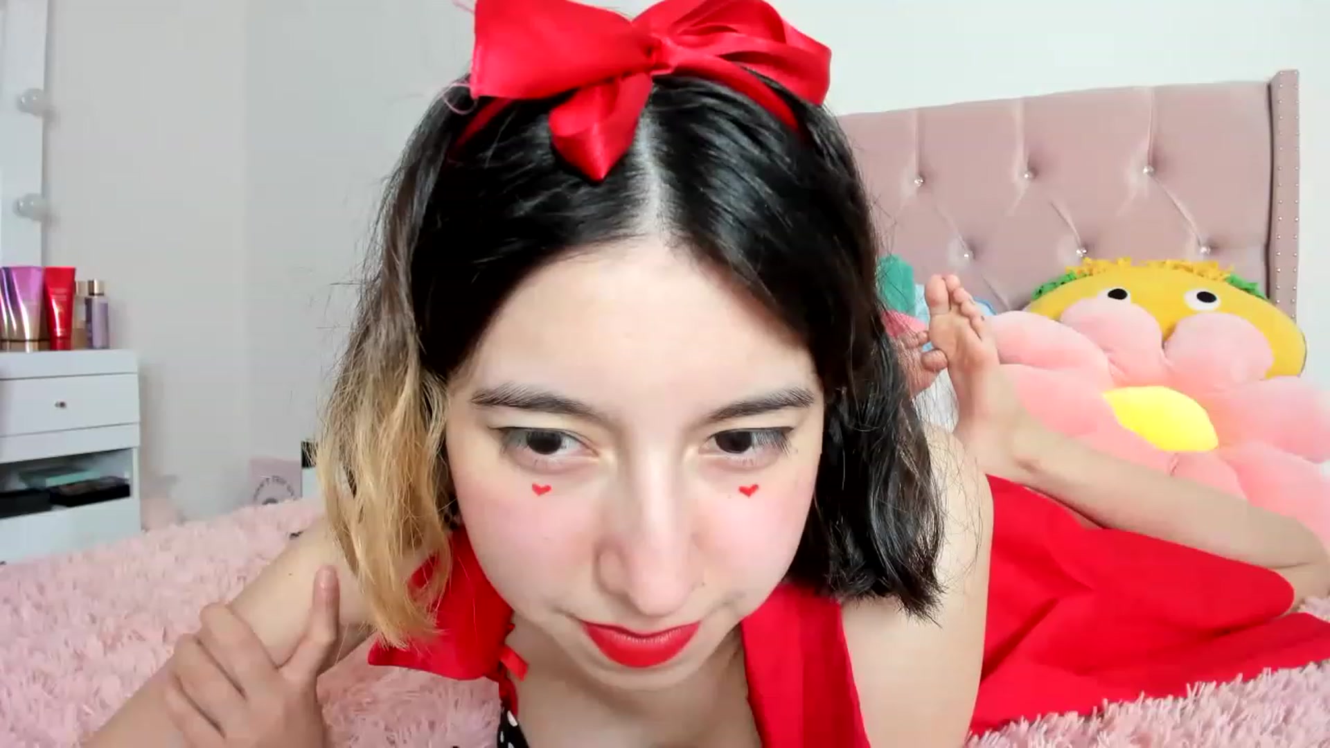Gallery image thumbnail from Cherrycute666's myfreecams stream on, 02/14/2023, 17:25 image 15 of 20