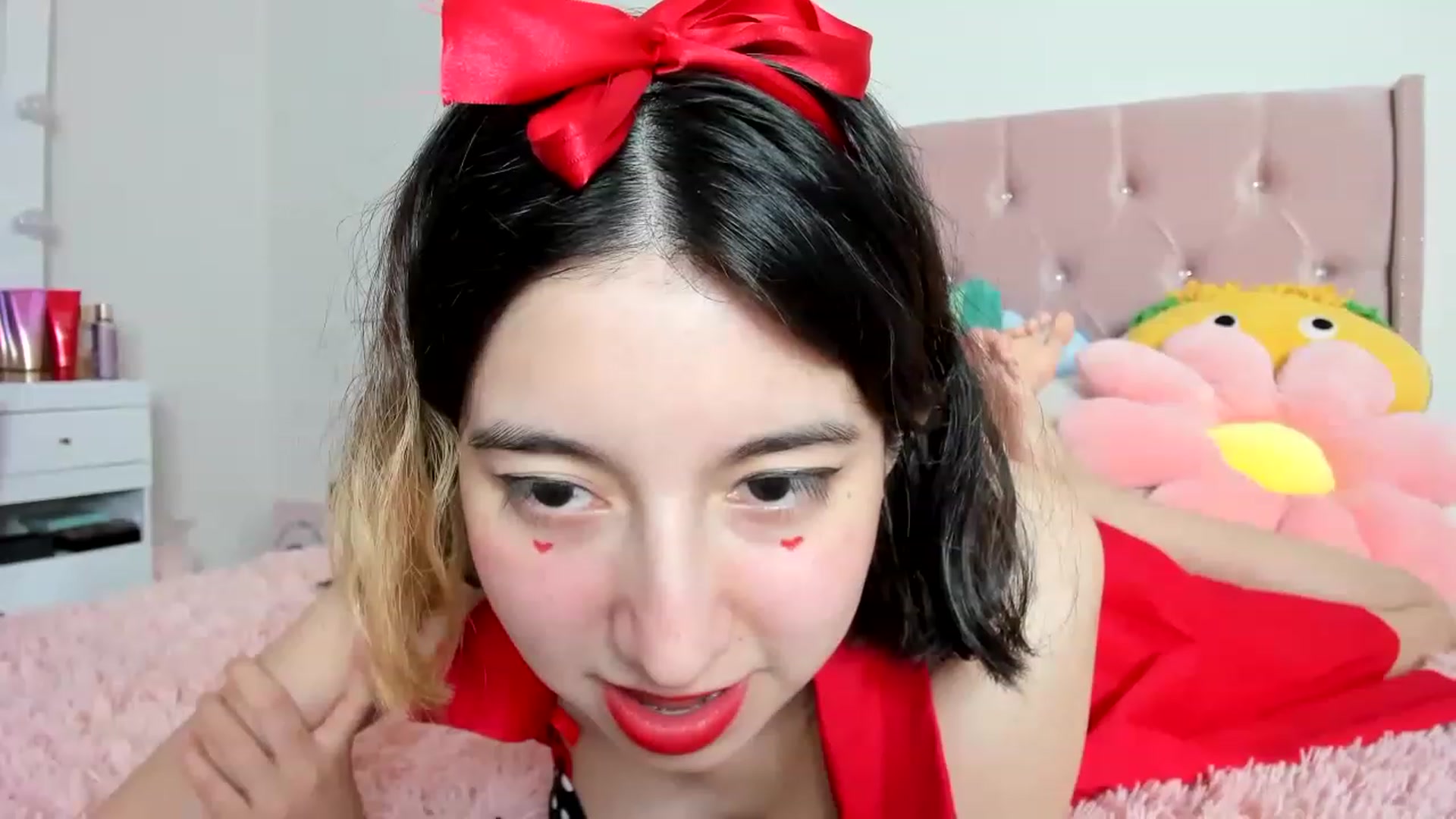 Gallery image thumbnail from Cherrycute666's myfreecams stream on, 02/14/2023, 17:25 image 14 of 20