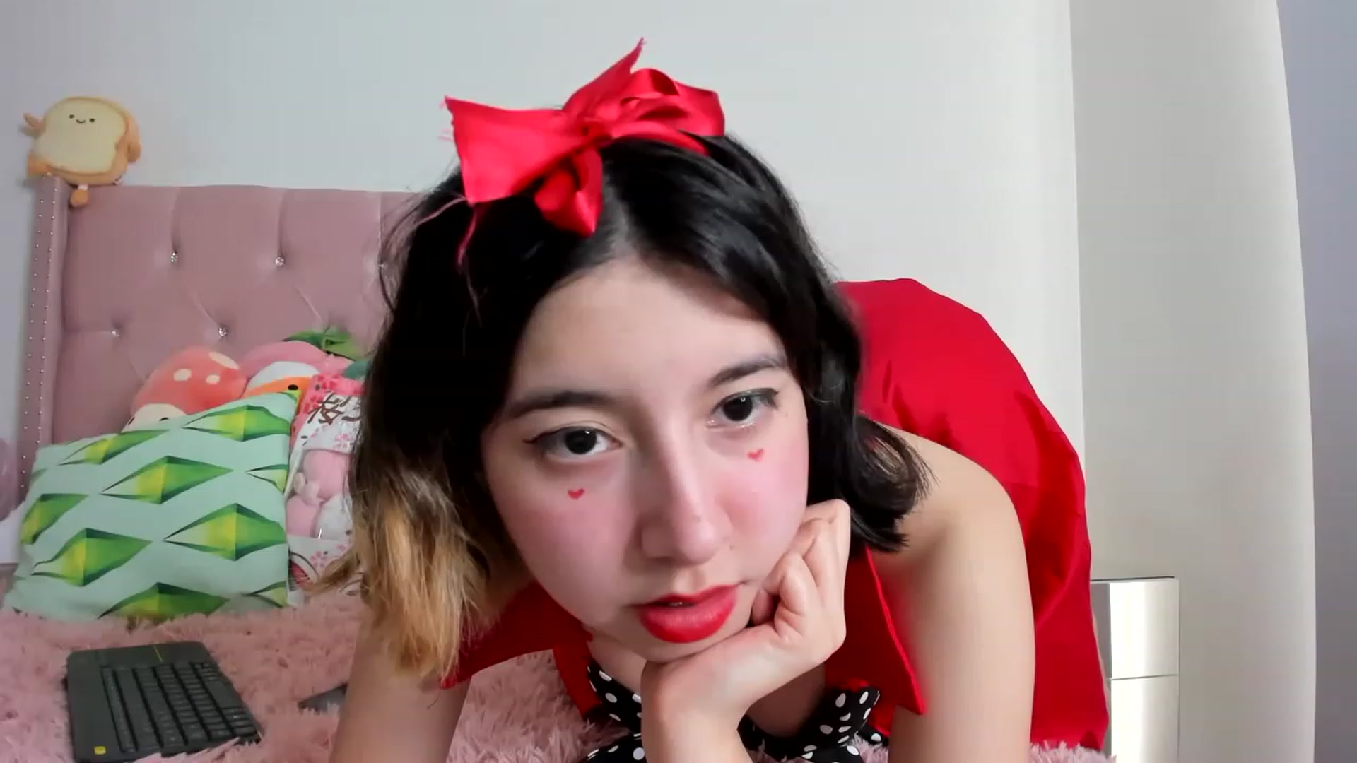 Gallery image thumbnail from Cherrycute666's myfreecams stream on, 02/14/2023, 18:21 image 3 of 20