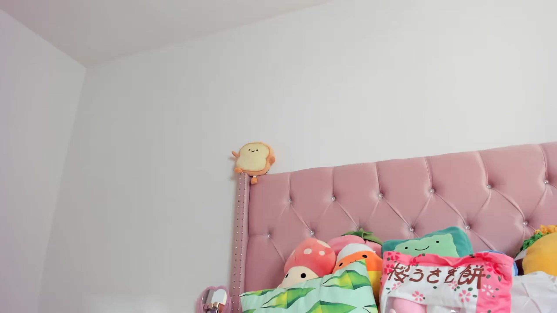 Gallery image thumbnail from Cherrycute666's myfreecams stream on, 02/14/2023, 22:35 image 13 of 20