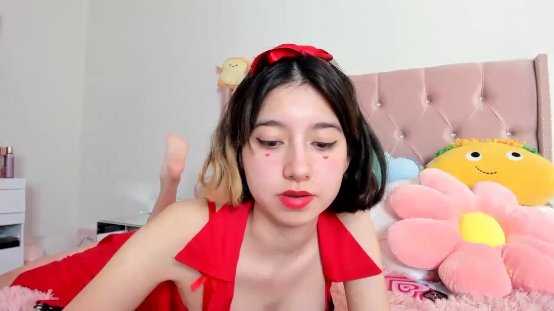 Gallery image thumbnail from Cherrycute666's myfreecams stream on, 02/14/2023, 22:35 image 15 of 20