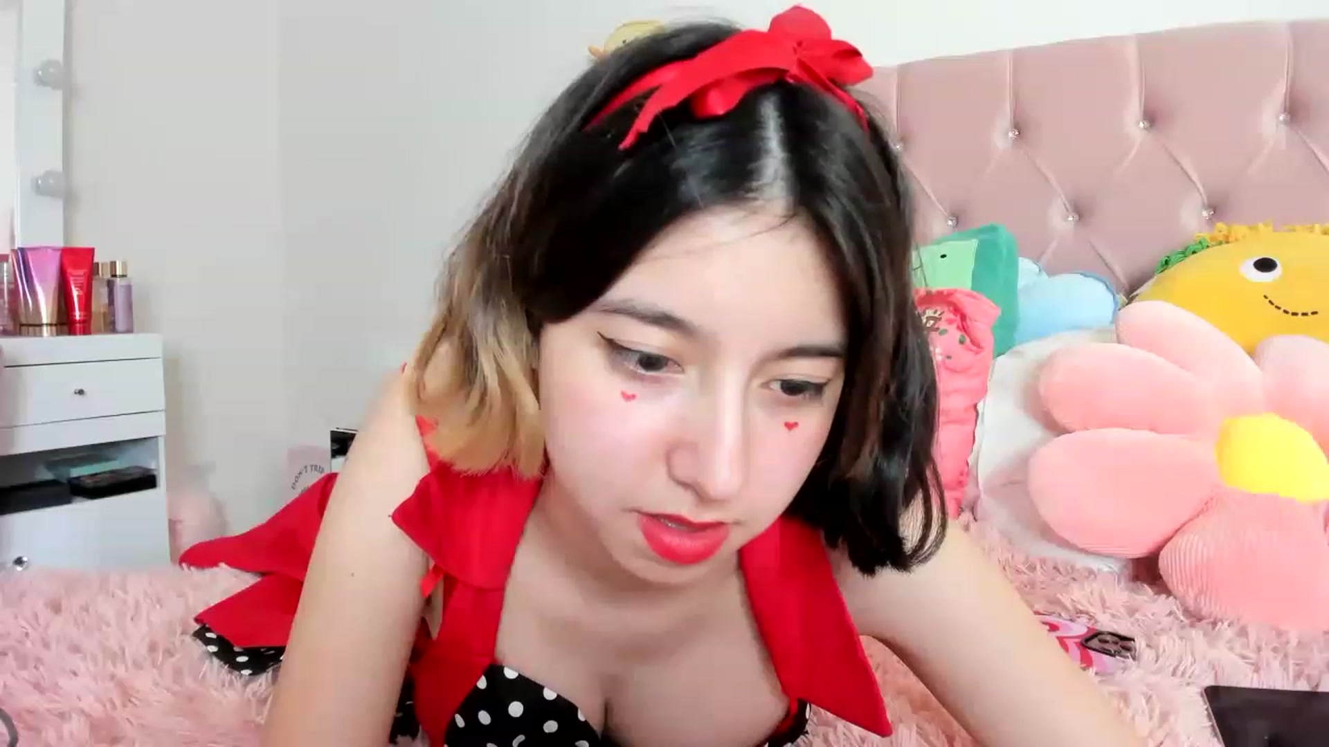 Gallery image thumbnail from Cherrycute666's myfreecams stream on, 02/14/2023, 22:35 image 17 of 20
