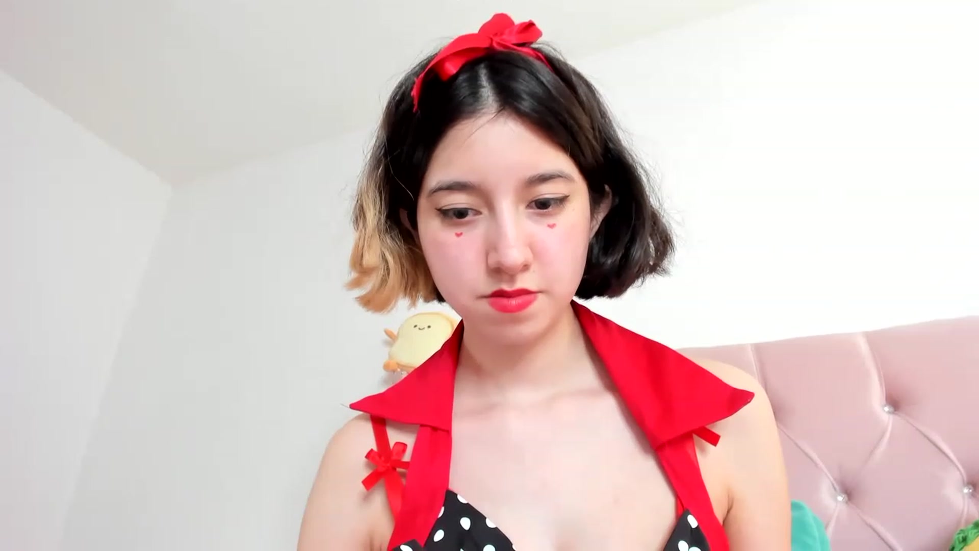 Gallery image thumbnail from Cherrycute666's myfreecams stream on, 02/14/2023, 22:35 image 19 of 20