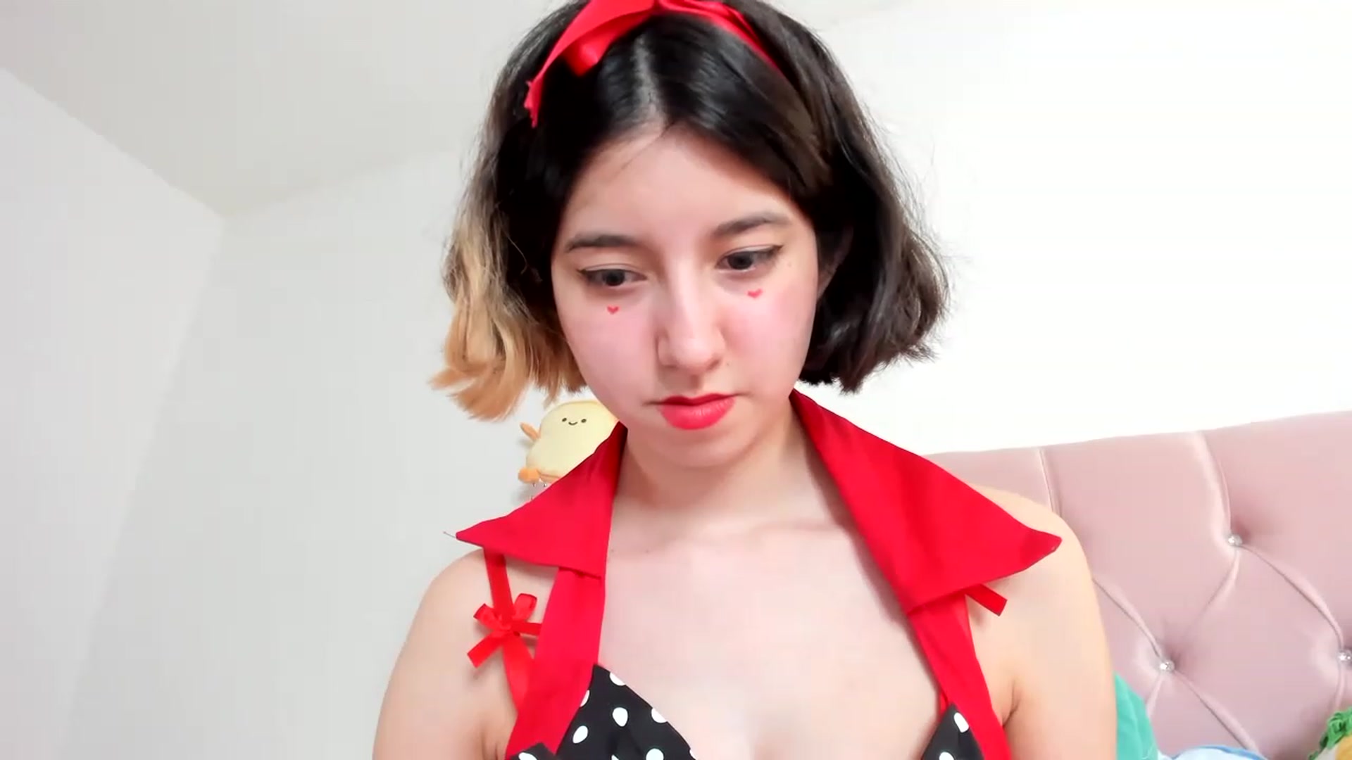 Gallery image thumbnail from Cherrycute666's myfreecams stream on, 02/14/2023, 22:35 image 20 of 20