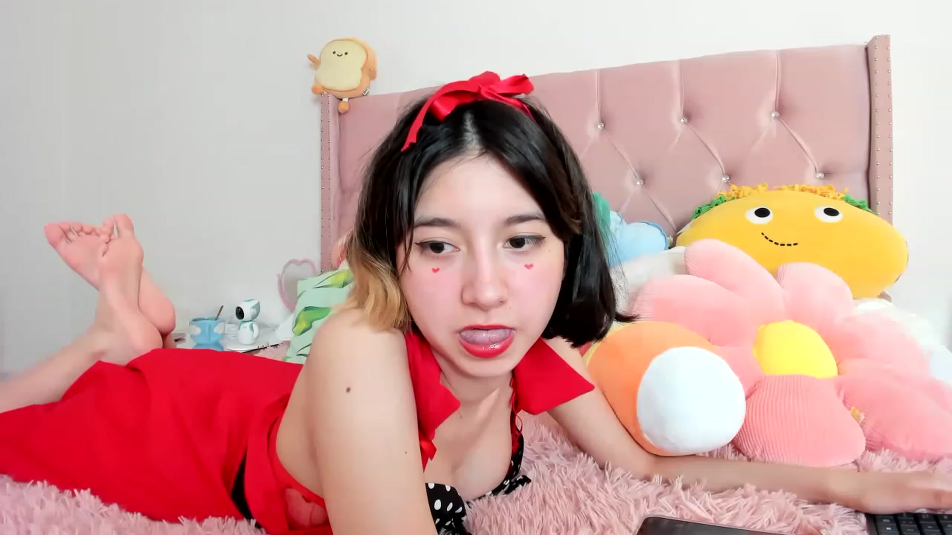 Gallery image thumbnail from Cherrycute666's myfreecams stream on, 02/14/2023, 23:55 image 7 of 20
