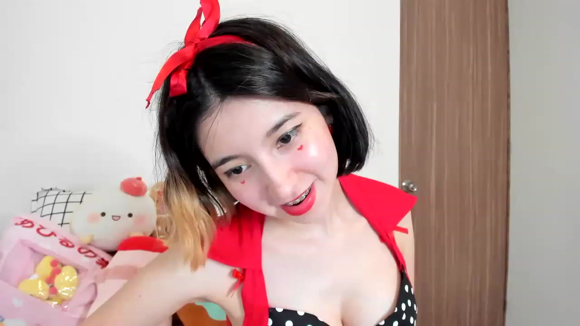 Gallery image thumbnail from Cherrycute666's myfreecams stream on, 02/15/2023, 08:03 image 16 of 20