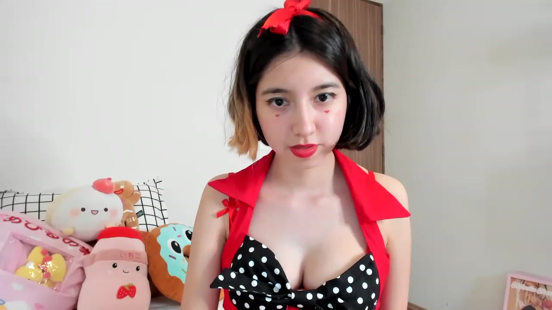 Gallery image thumbnail from Cherrycute666's myfreecams stream on, 02/15/2023, 08:03 image 9 of 20